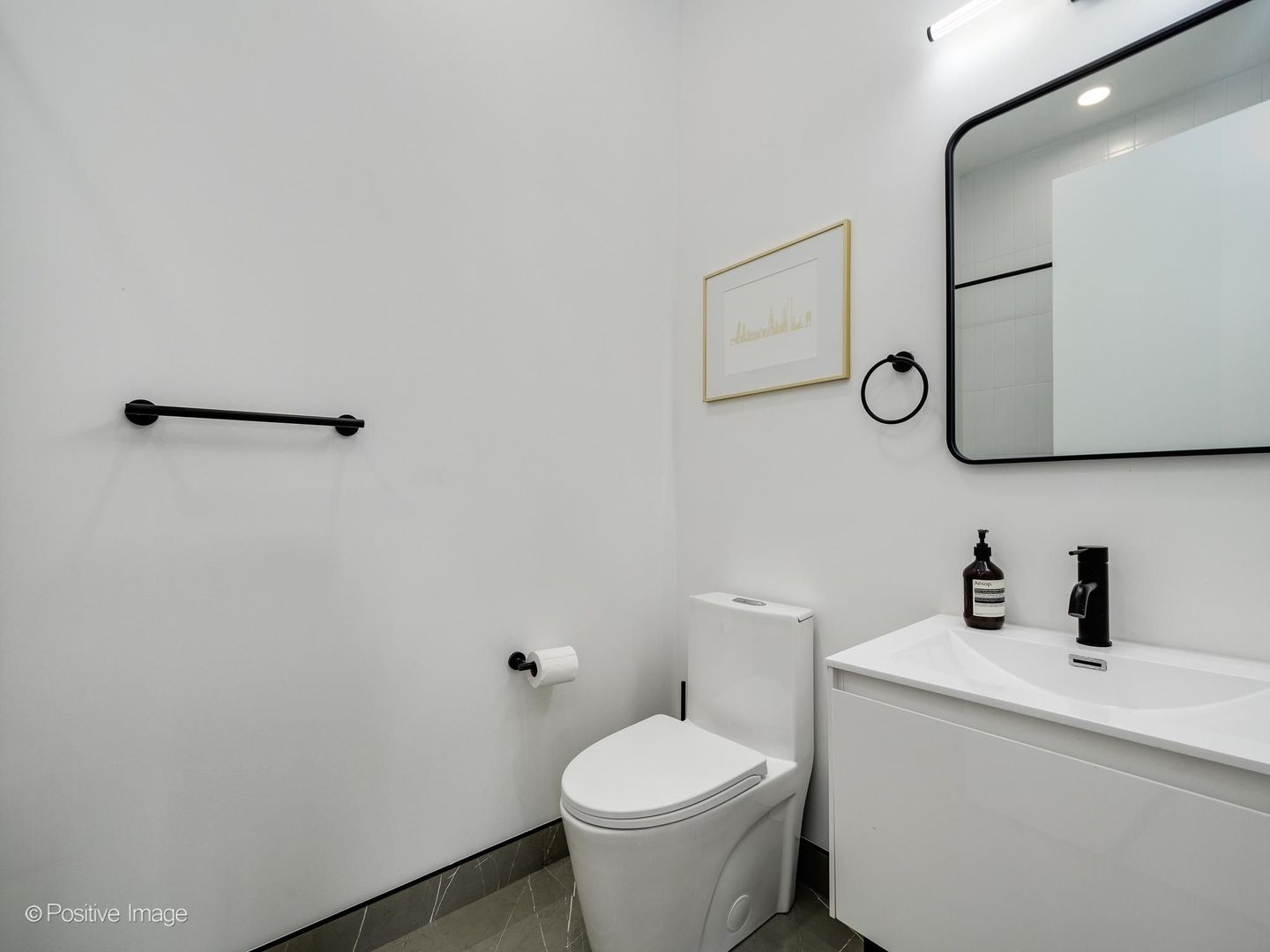 831 N Maplewood Avenue 3 Property Photo 19