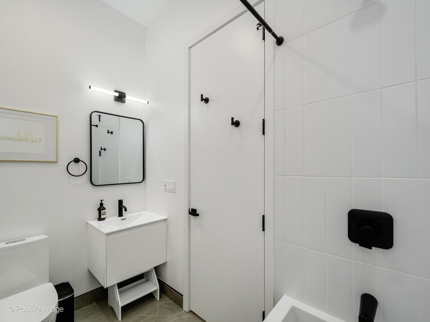 831 N Maplewood Avenue 3 Property Photo 20