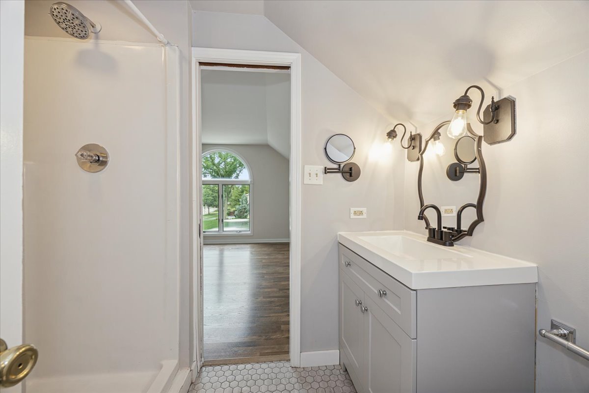 5436 Cumnor Road Property Photo 23