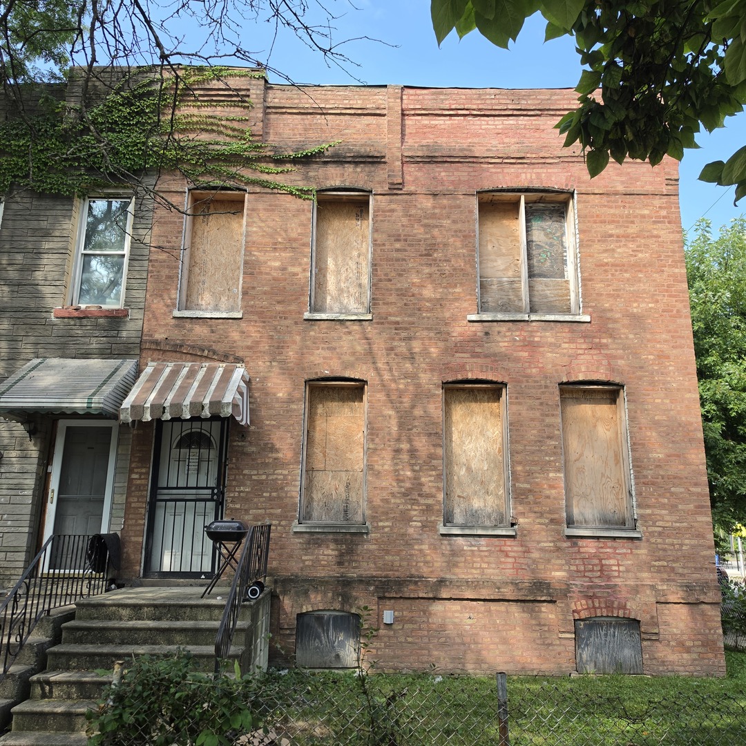 10600 S Langley Avenue Property Photo 1