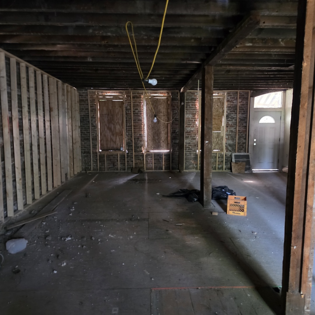 10600 S Langley Avenue Property Photo 2