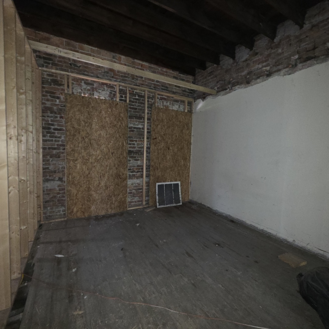 10600 S Langley Avenue Property Photo 6