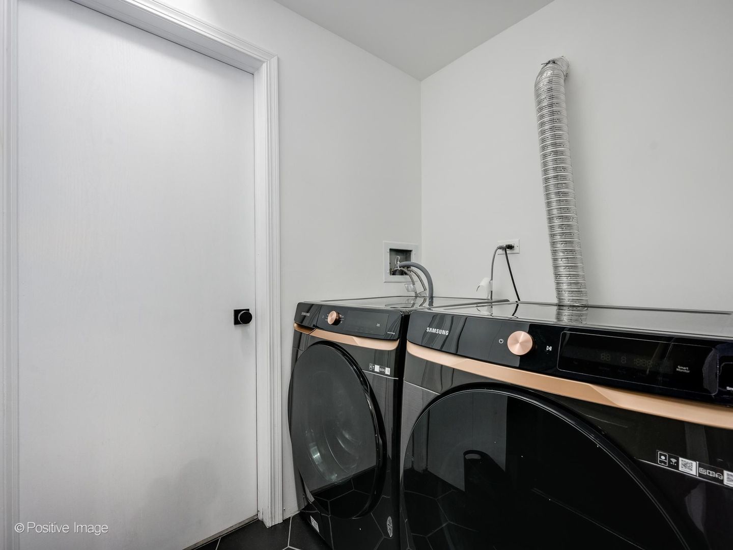 1509 N Mohawk Street 1 Property Photo 24
