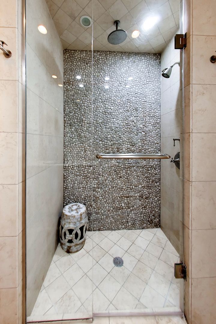 720 S Dearborn Street 504 Property Photo 23