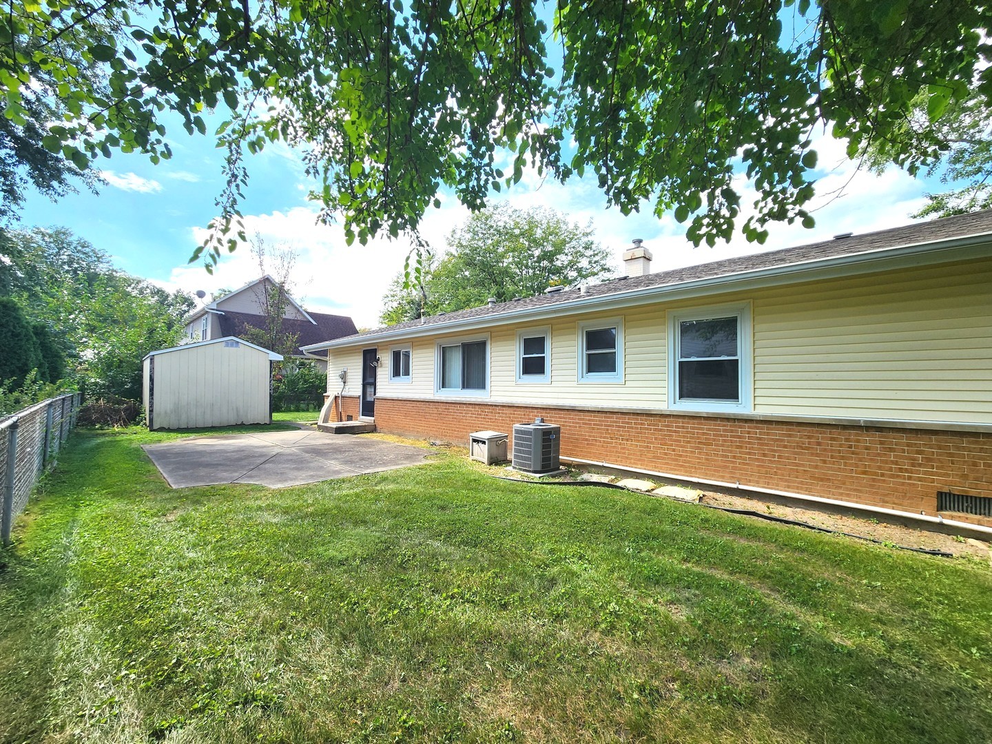 325 Spruce Lane Property Photo 2