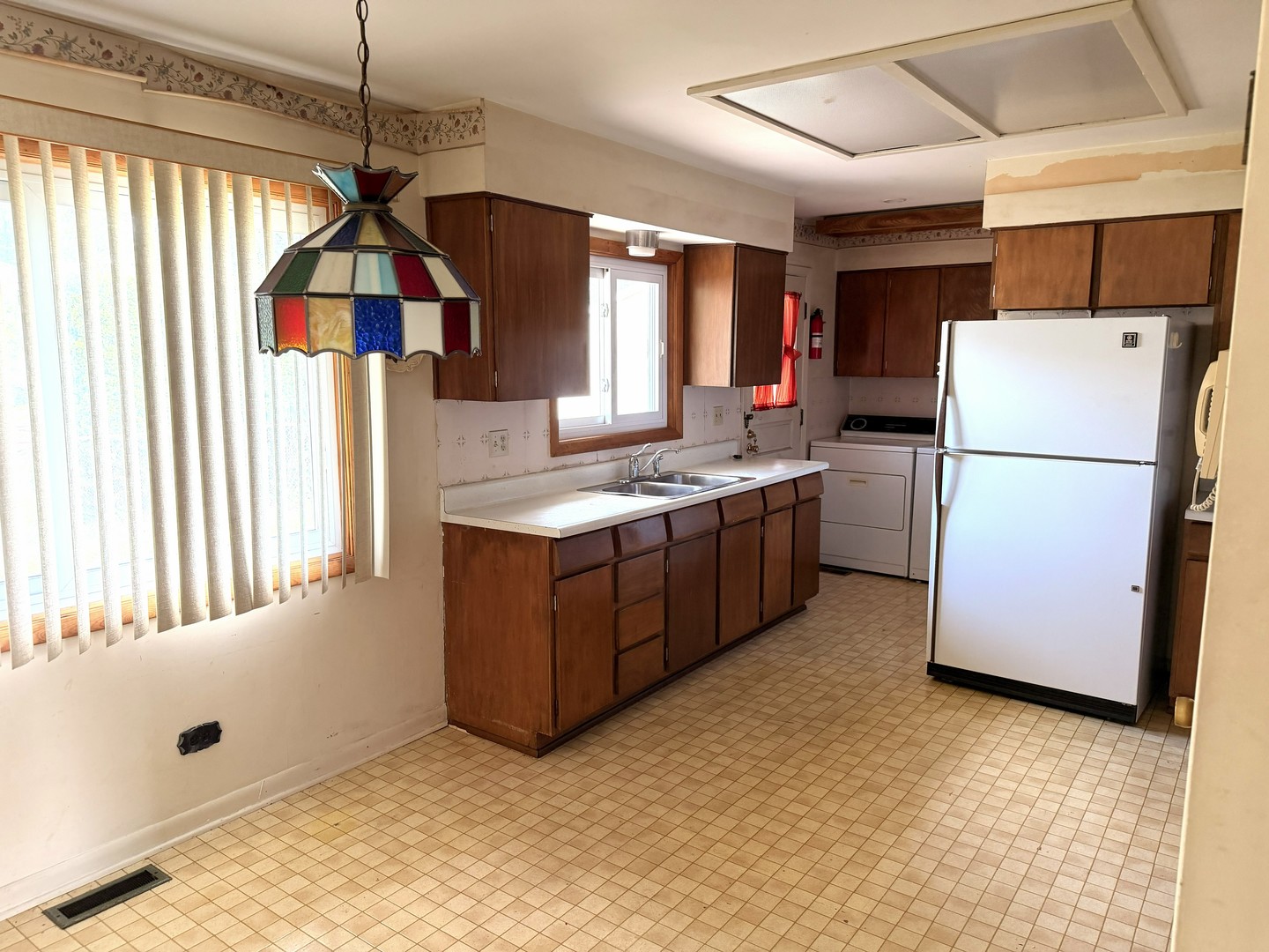 325 Spruce Lane Property Photo 10