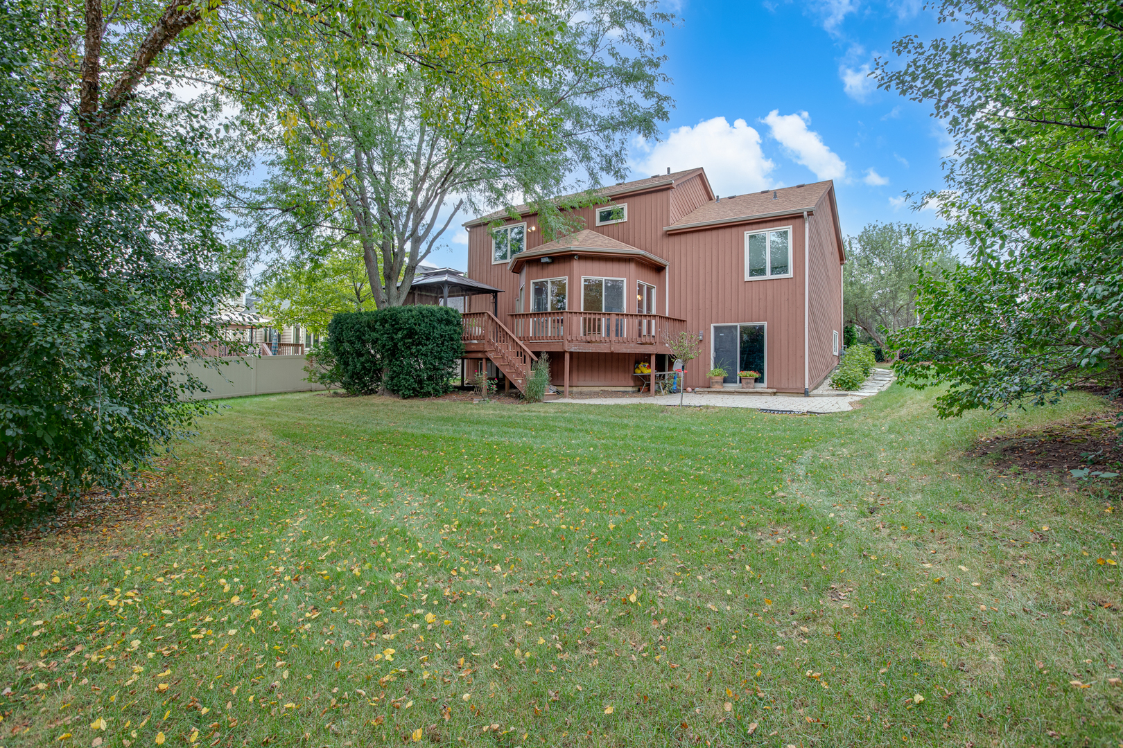 950 Dunham Drive Property Photo 2