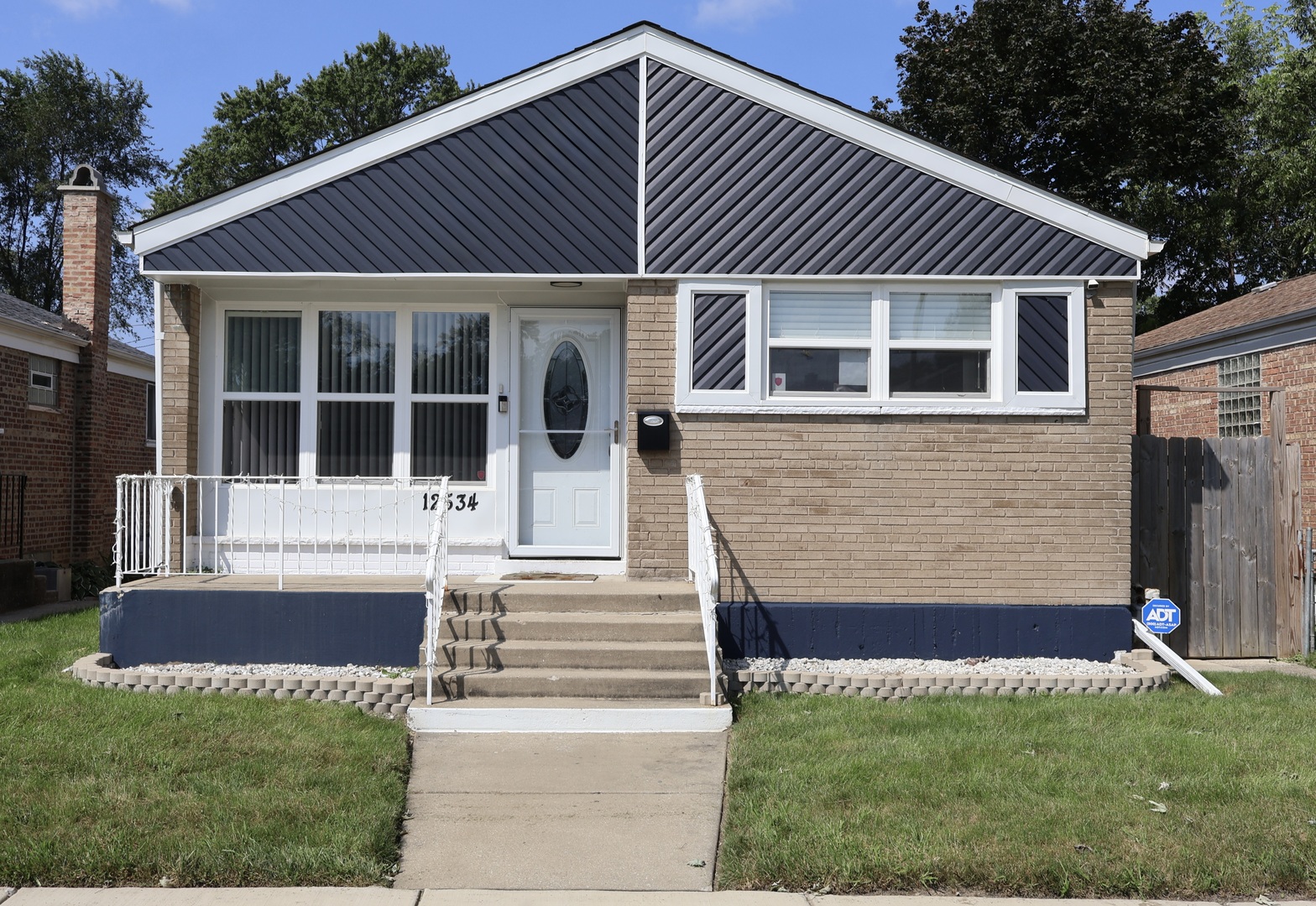 12534 S Lincoln Street Property Photo 1