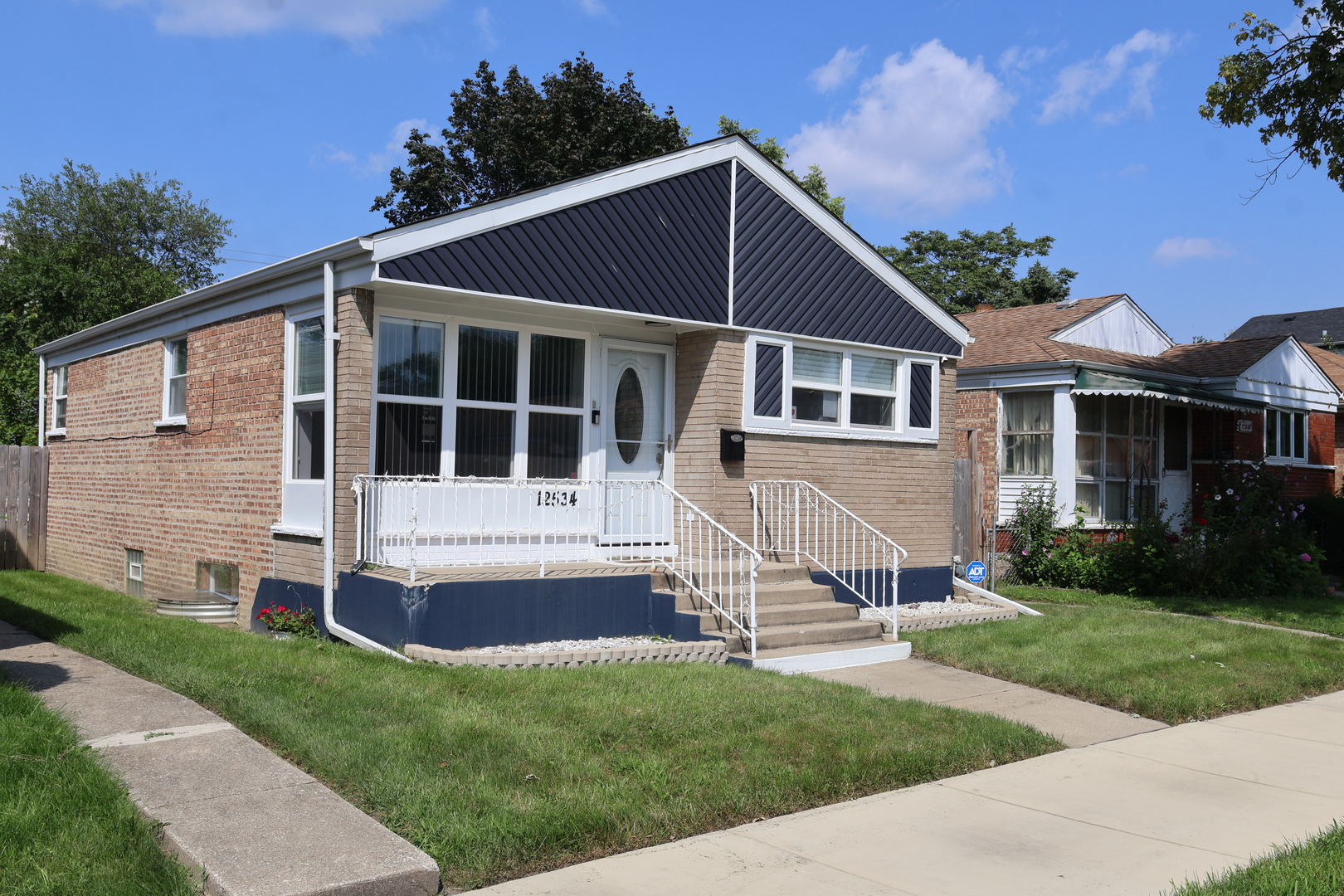 12534 S Lincoln Street Property Photo 2