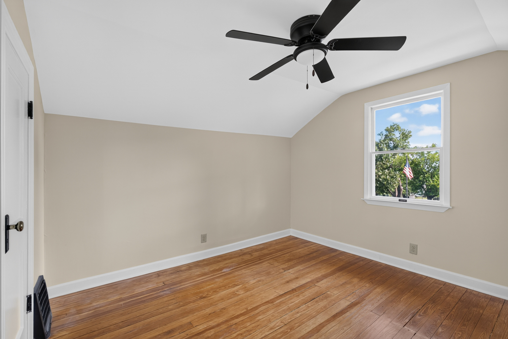 984 Pomeroy Street Property Photo 15