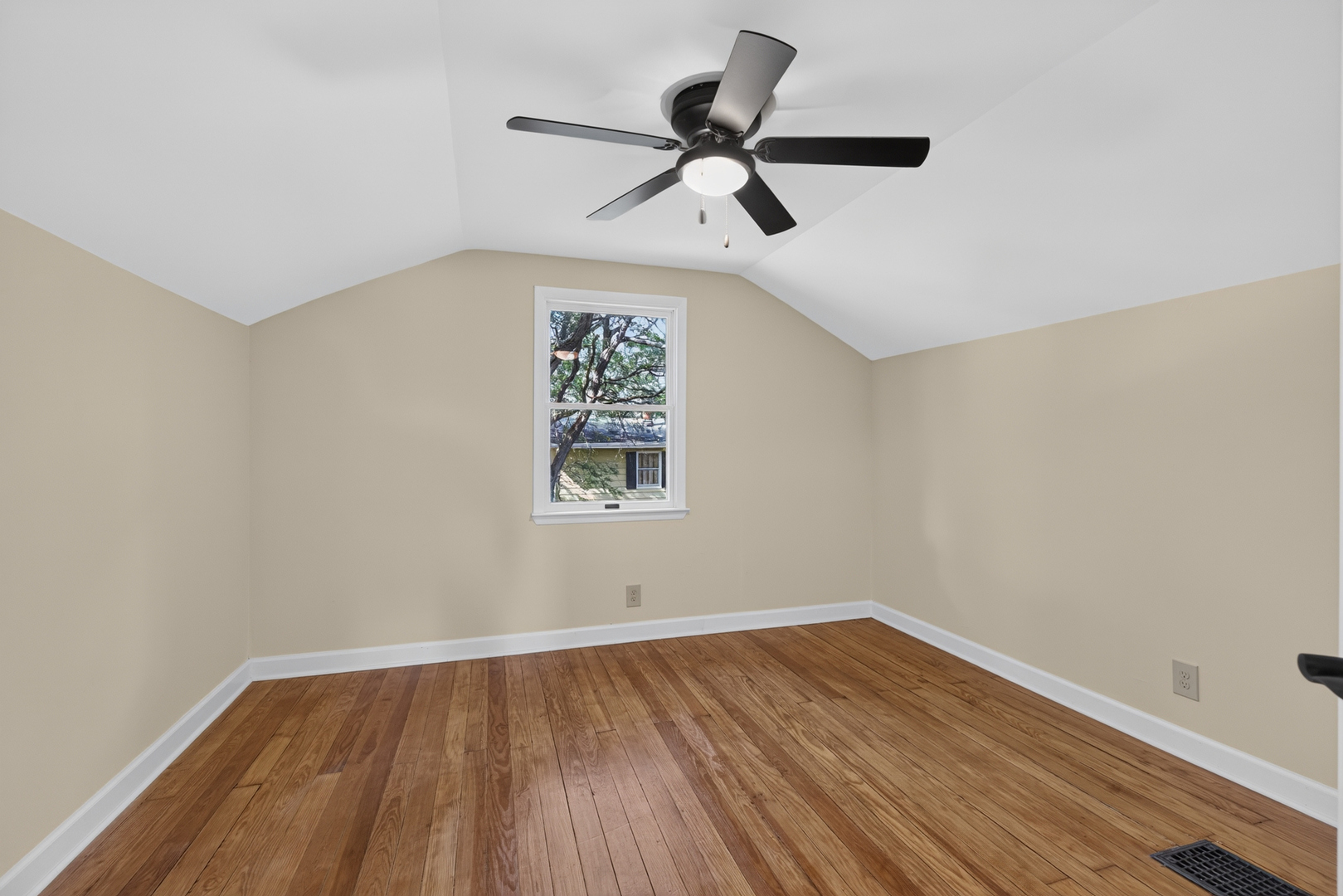 984 Pomeroy Street Property Photo 16