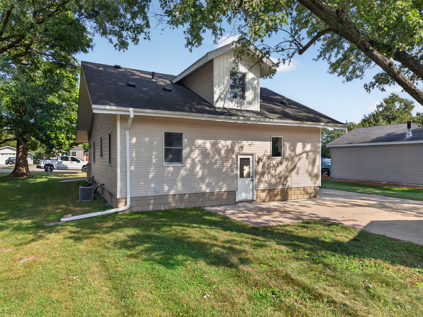 984 Pomeroy Street Property Photo 39