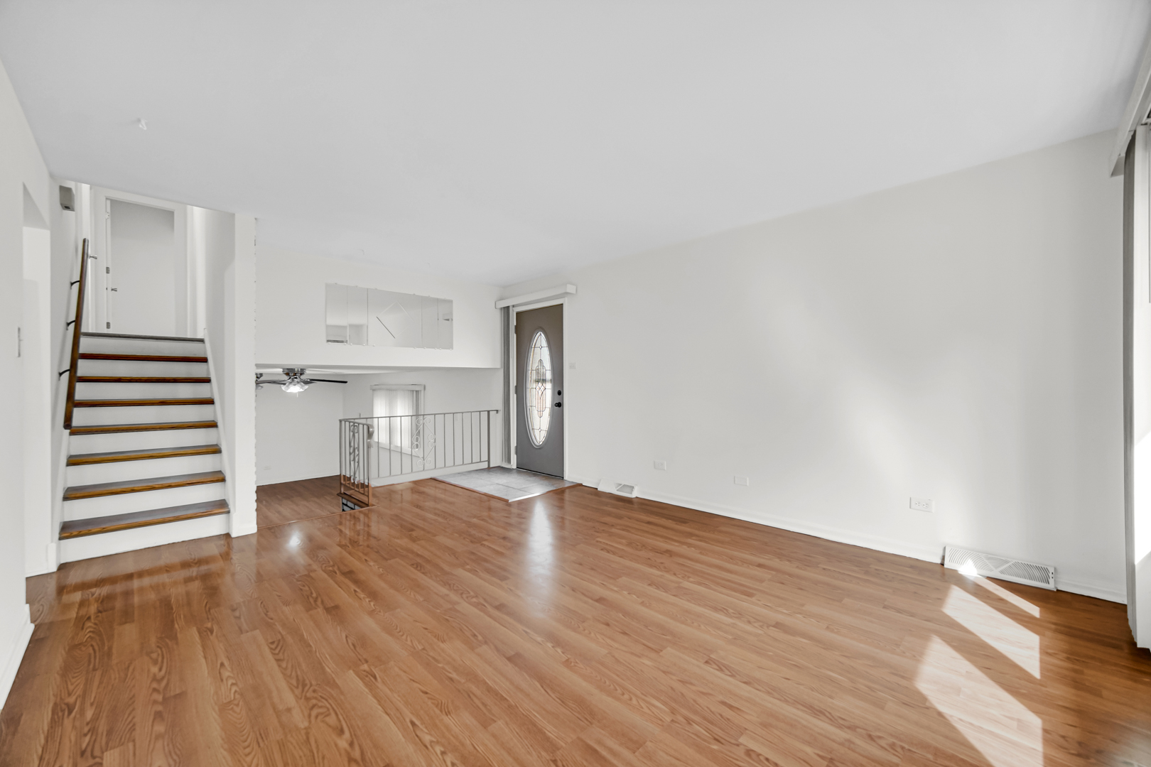 7506 W 83rd Place Property Photo 8