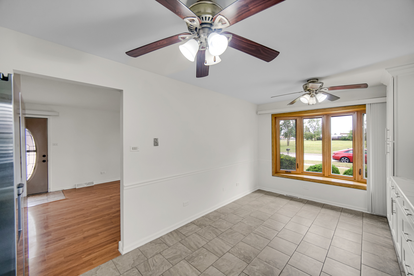 7506 W 83rd Place Property Photo 12