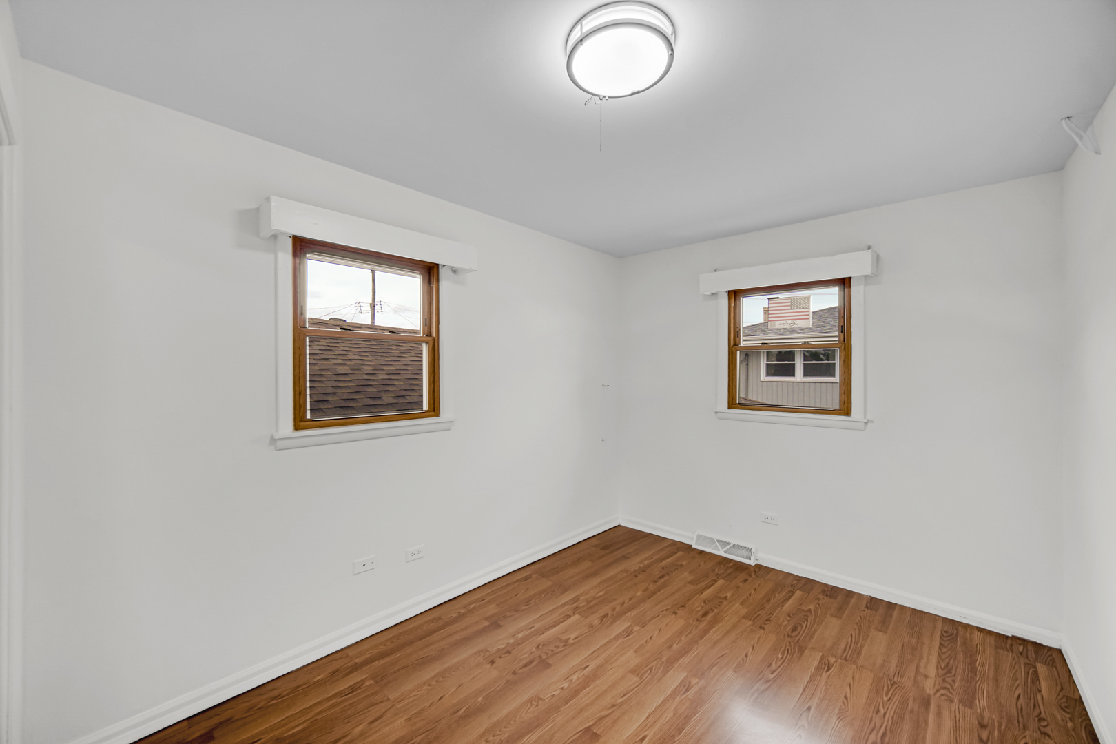 7506 W 83rd Place Property Photo 17