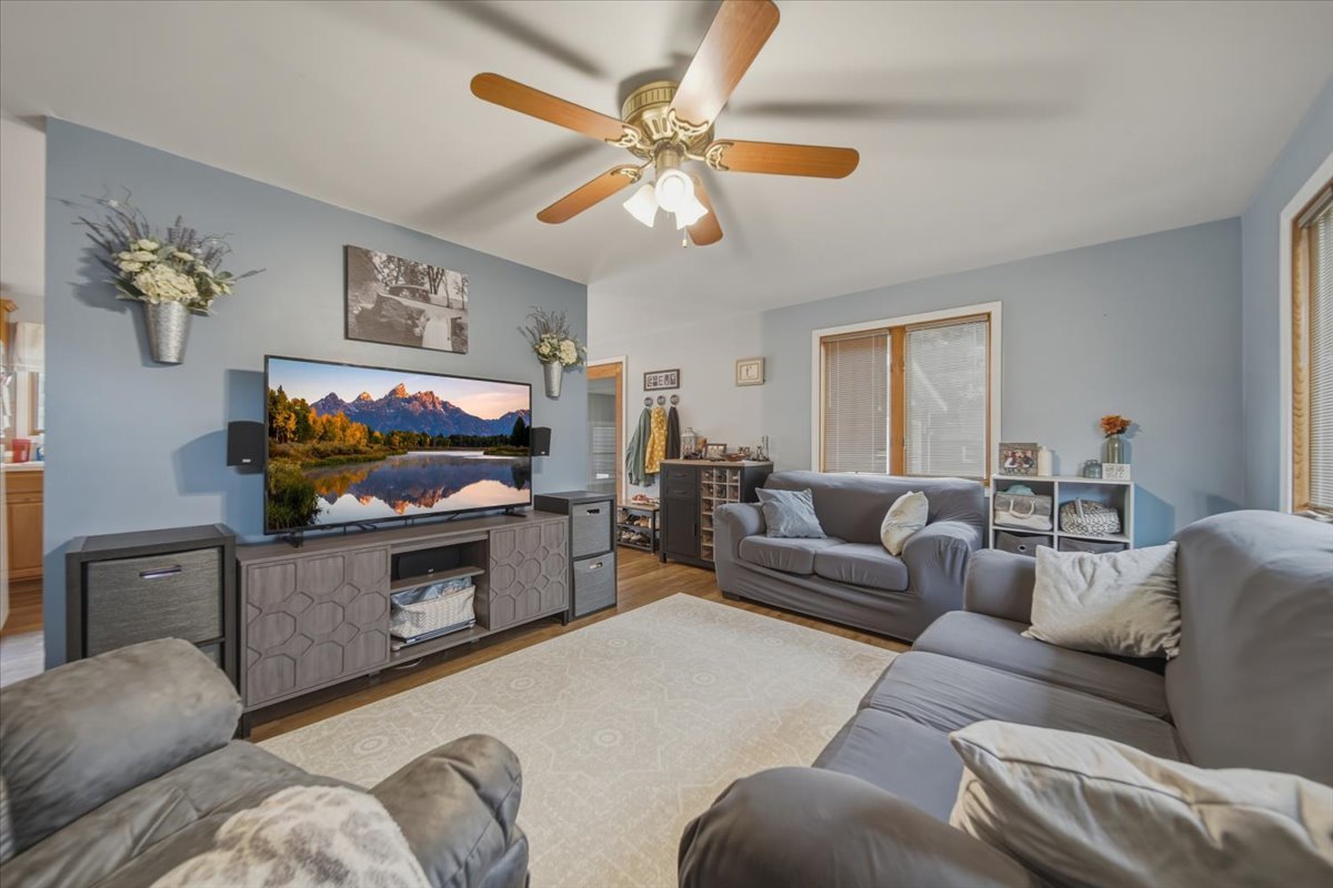 5564 S Greenland Drive Property Photo 3
