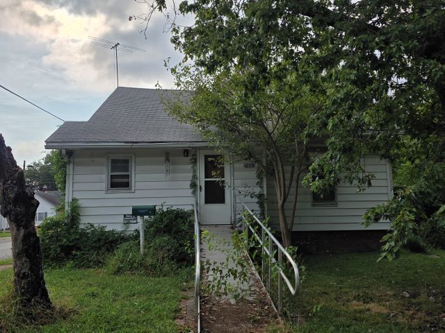 1029 S Mckinley Street Property Photo 2