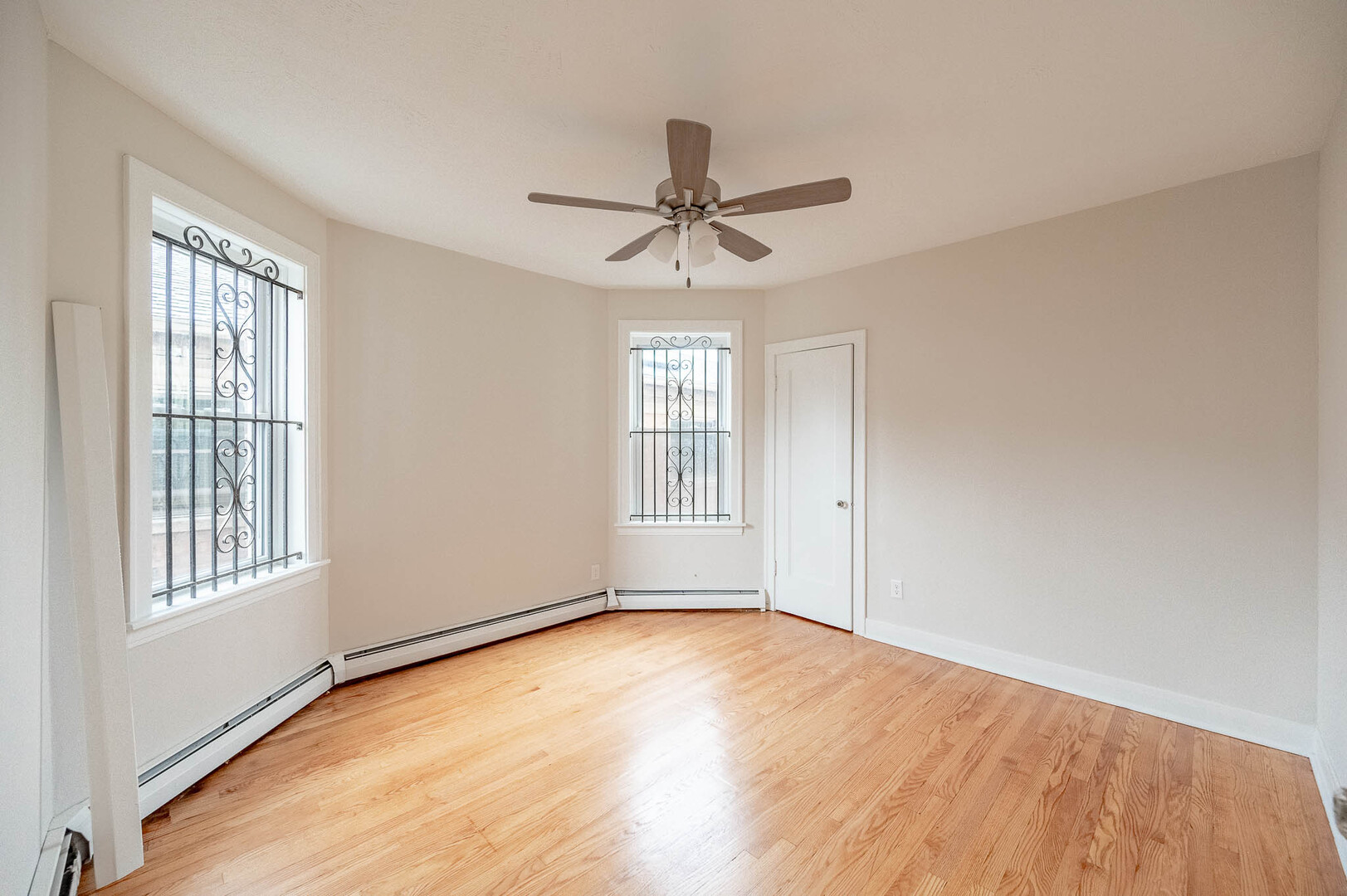 8344 S Lafayette Avenue Property Photo 6