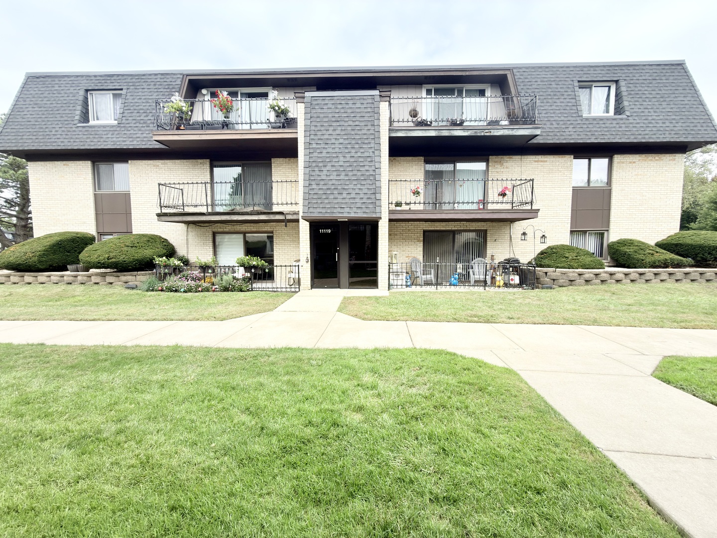 11119 S 84th Avenue 3B Property Photo 1