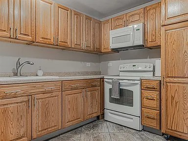 1352 N Geneva Drive 2a Property Photo 7