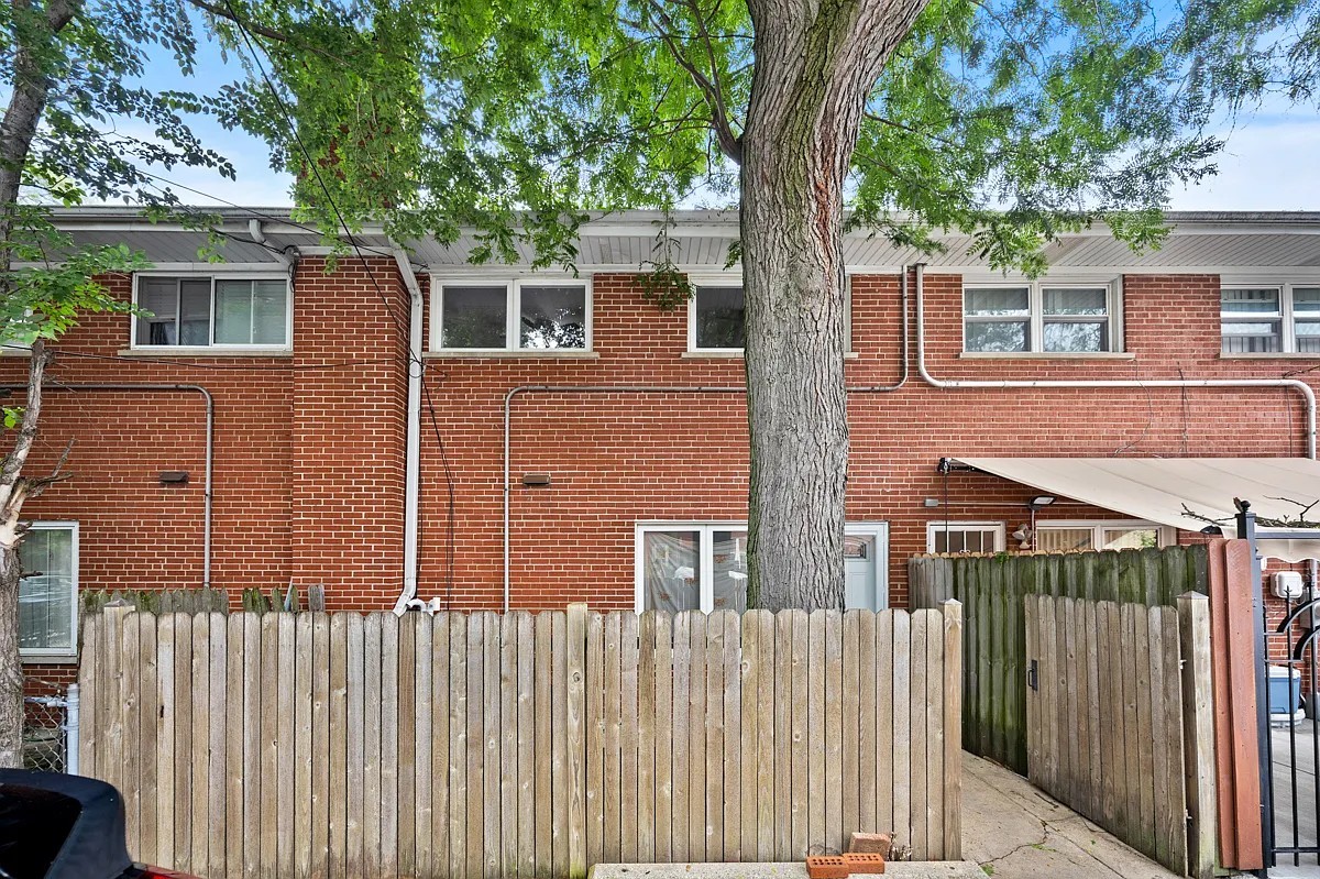 1715 W Thome Avenue Property Photo 18
