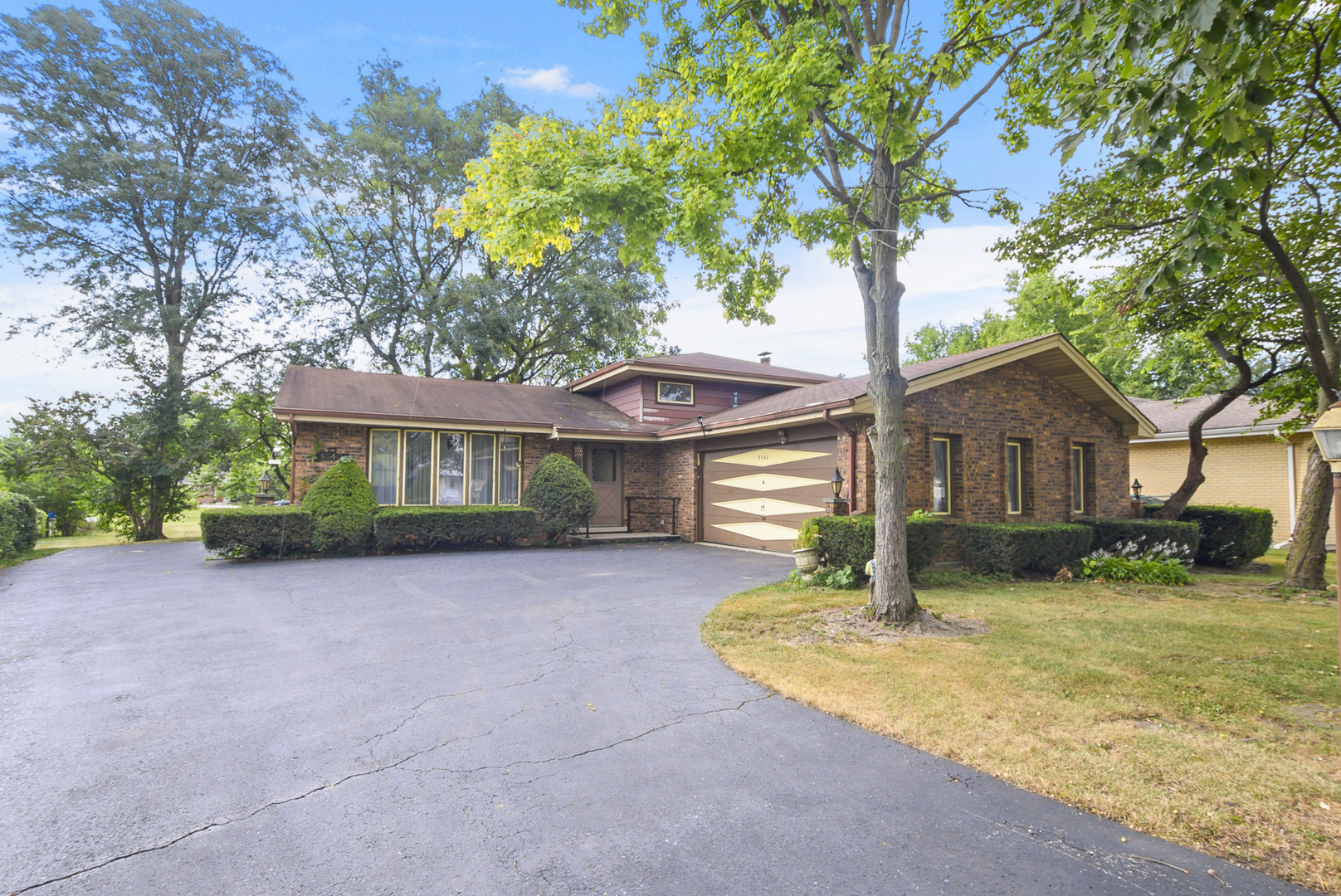 8540 Candlelight Drive Property Photo 1