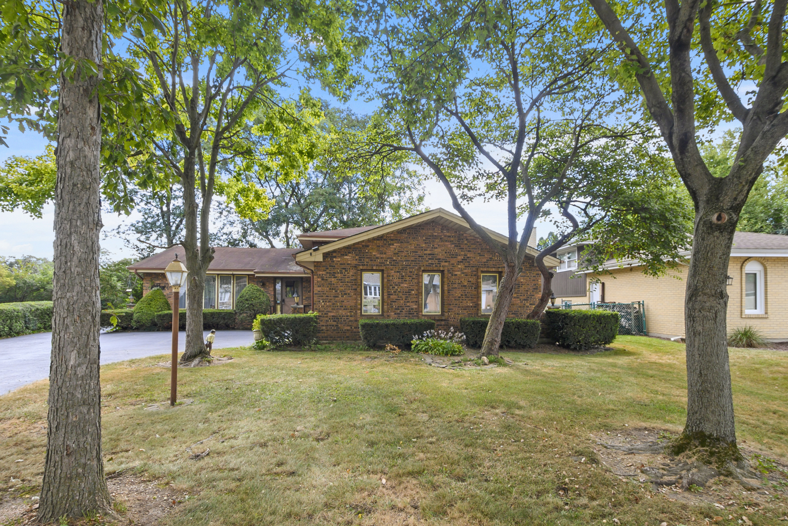 8540 Candlelight Drive Property Photo 3