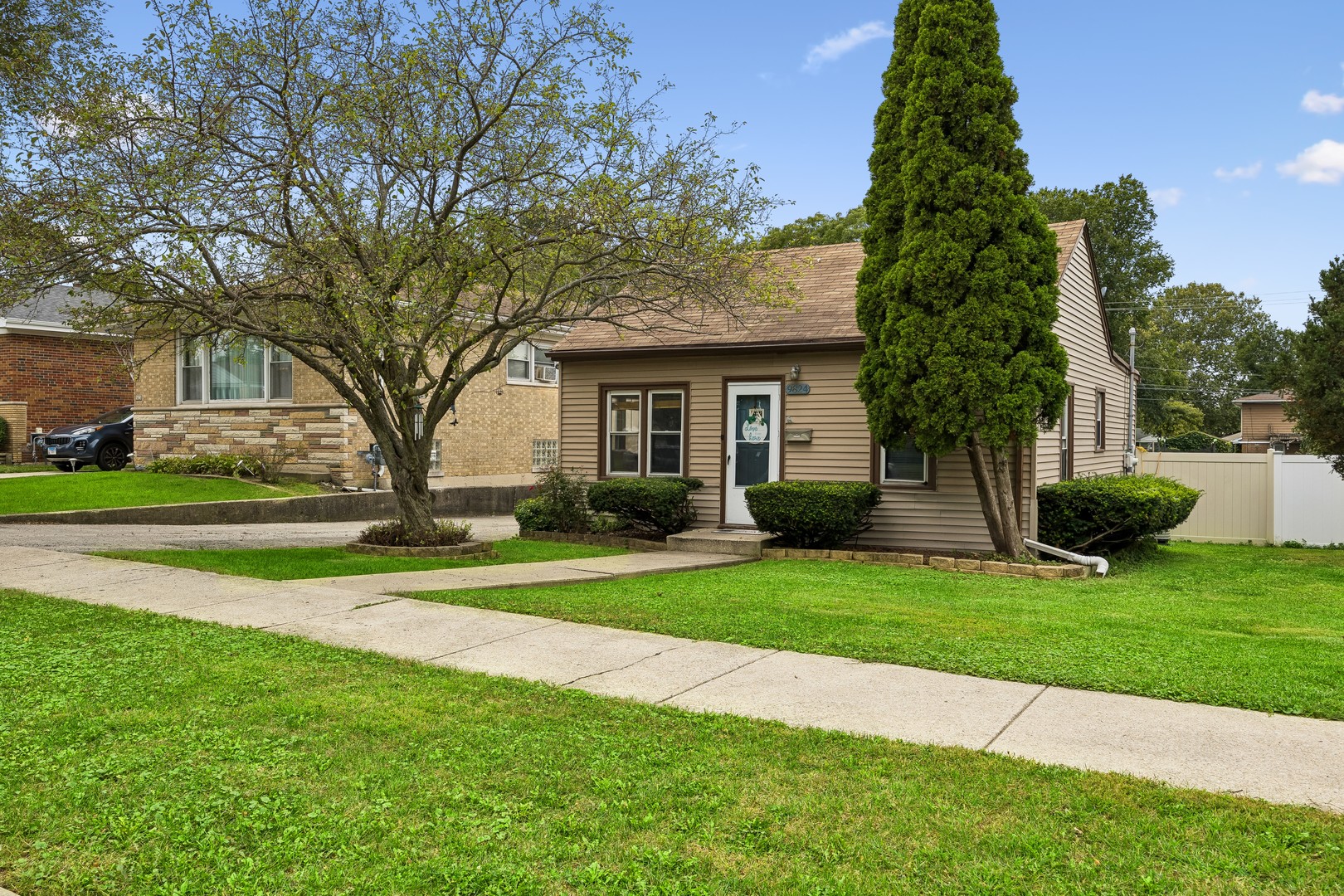 9824 S Campbell Avenue Property Photo 1