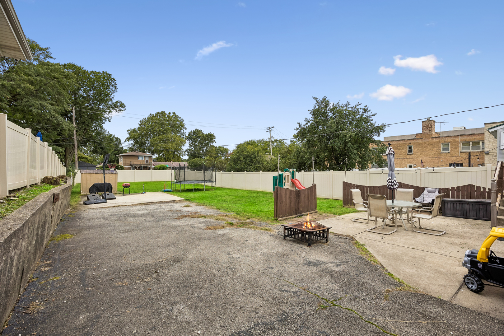 9824 S Campbell Avenue Property Photo 12