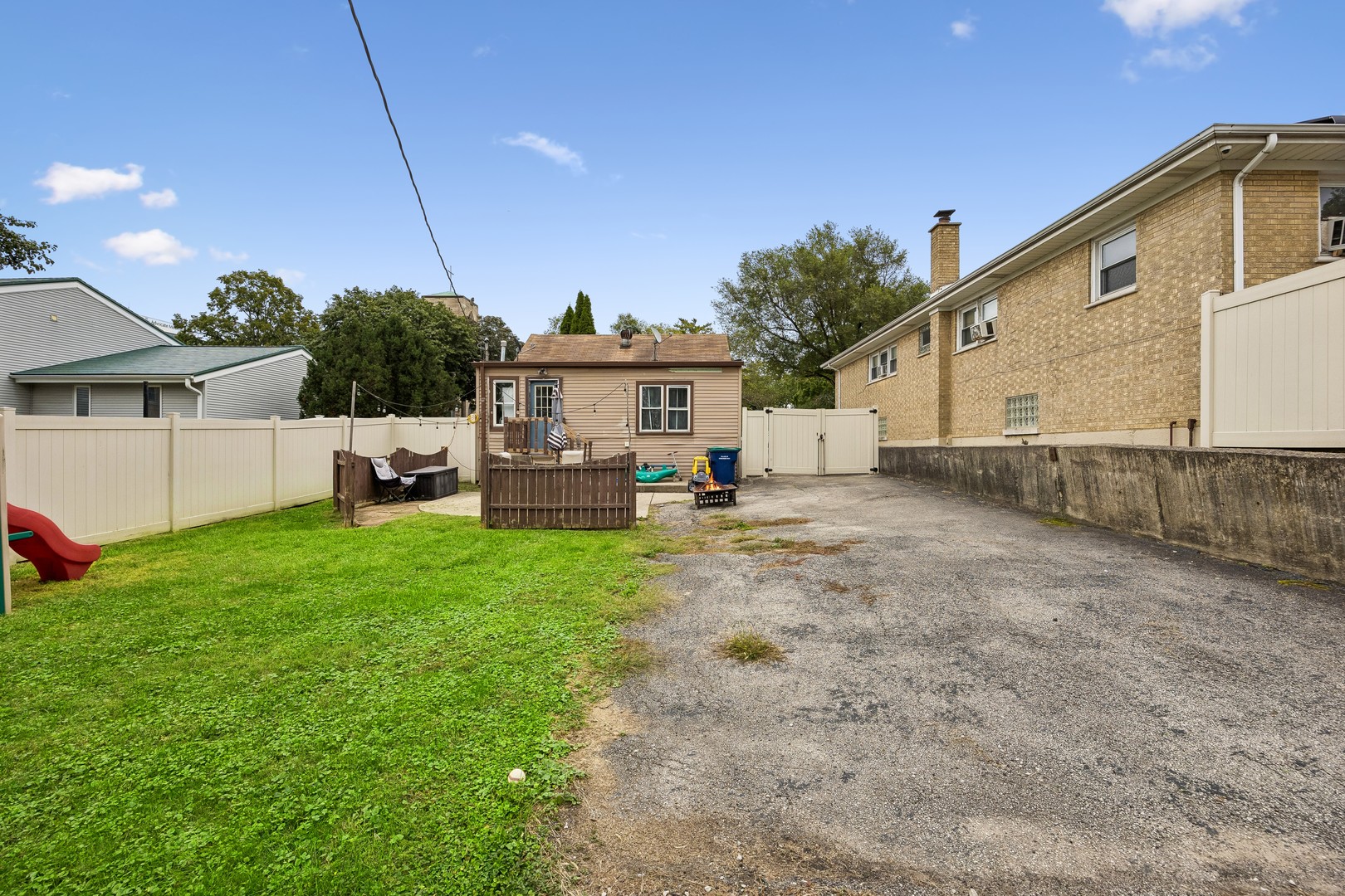 9824 S Campbell Avenue Property Photo 13