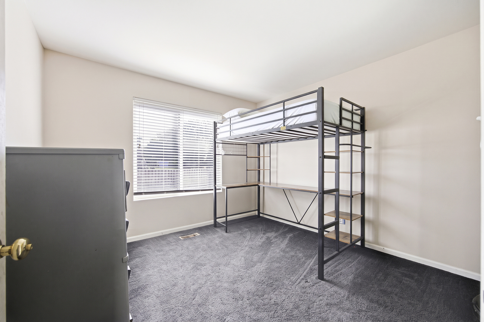 168 W Meadow Drive Property Photo 18