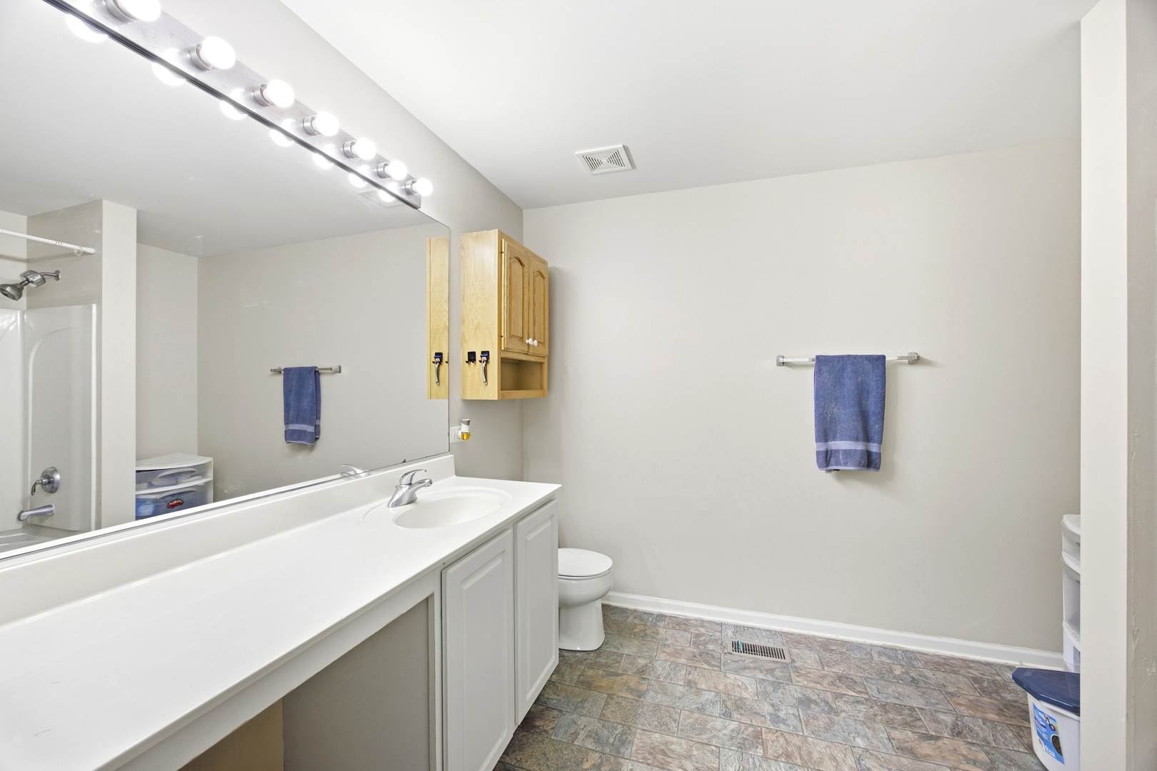 168 W Meadow Drive Property Photo 23