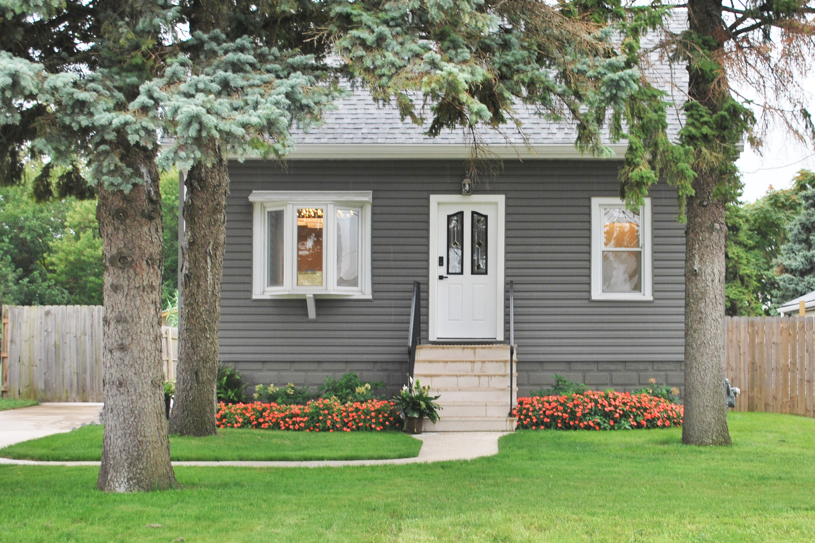 11418 S Avon Avenue Property Photo 1
