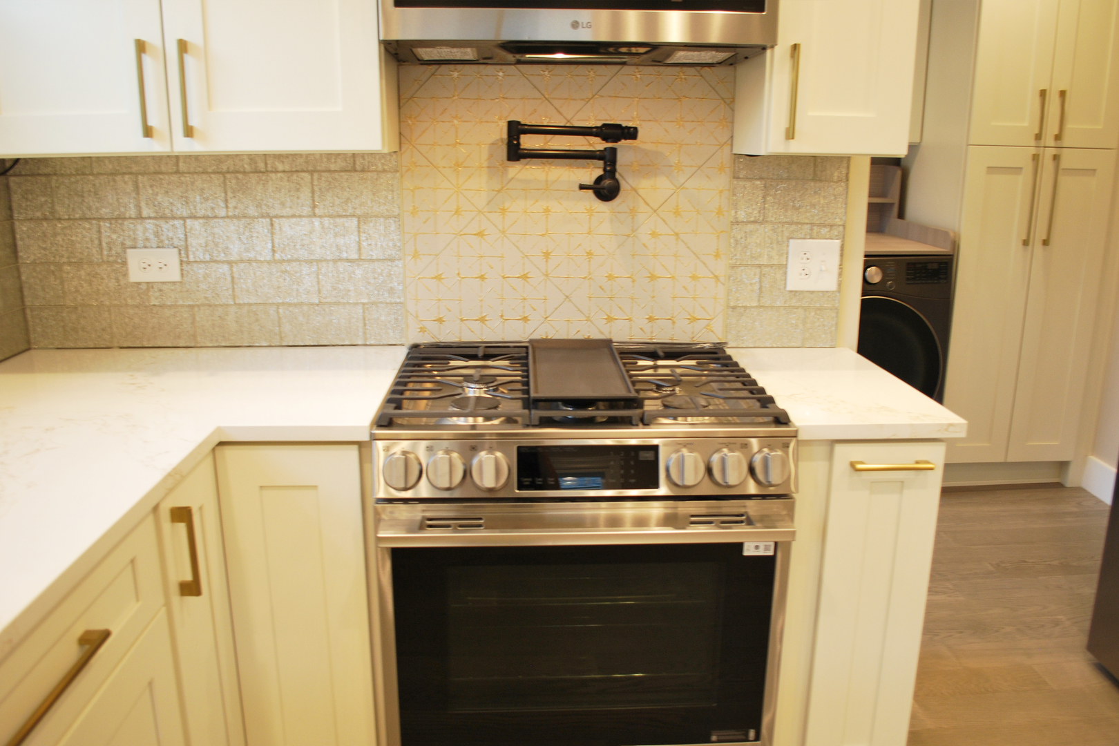 11418 S Avon Avenue Property Photo 6