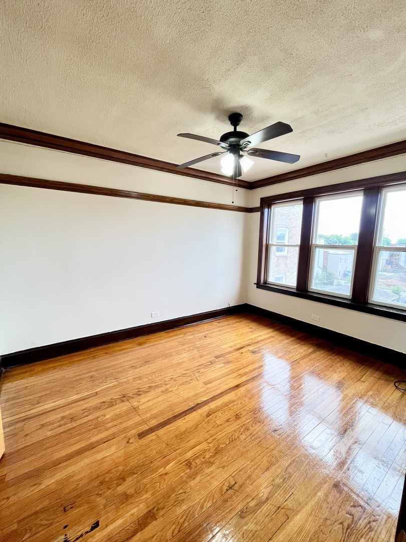 2150 N Kildare Avenue 3 Property Photo 12