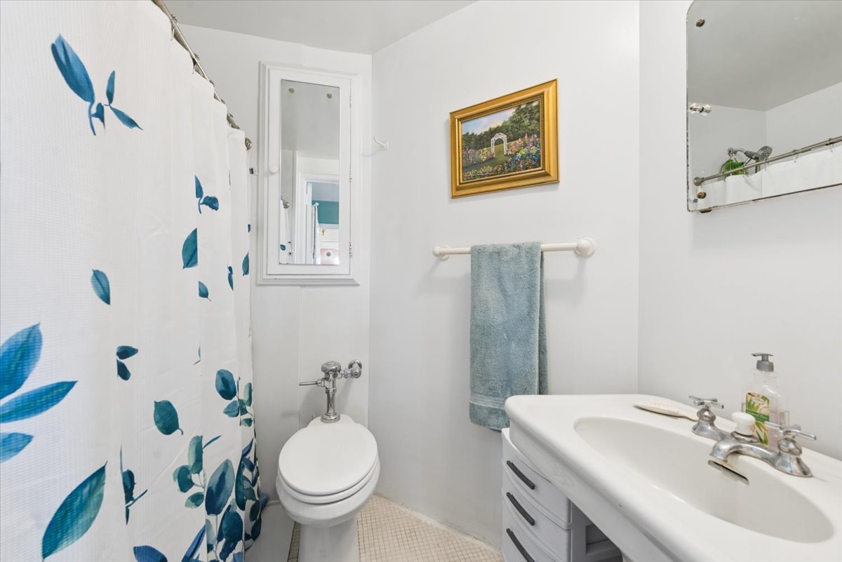 5555 N Sheridan Road 515 Property Photo 18