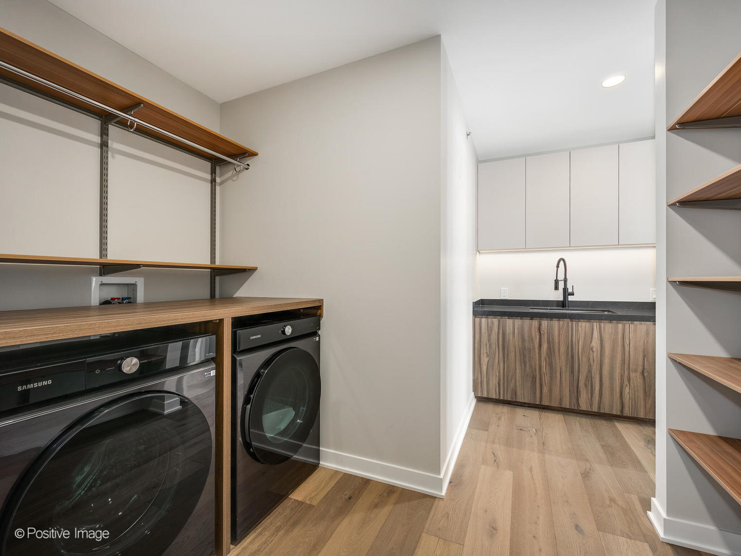 1114 W Carroll Avenue Ph-3302 Property Photo 23