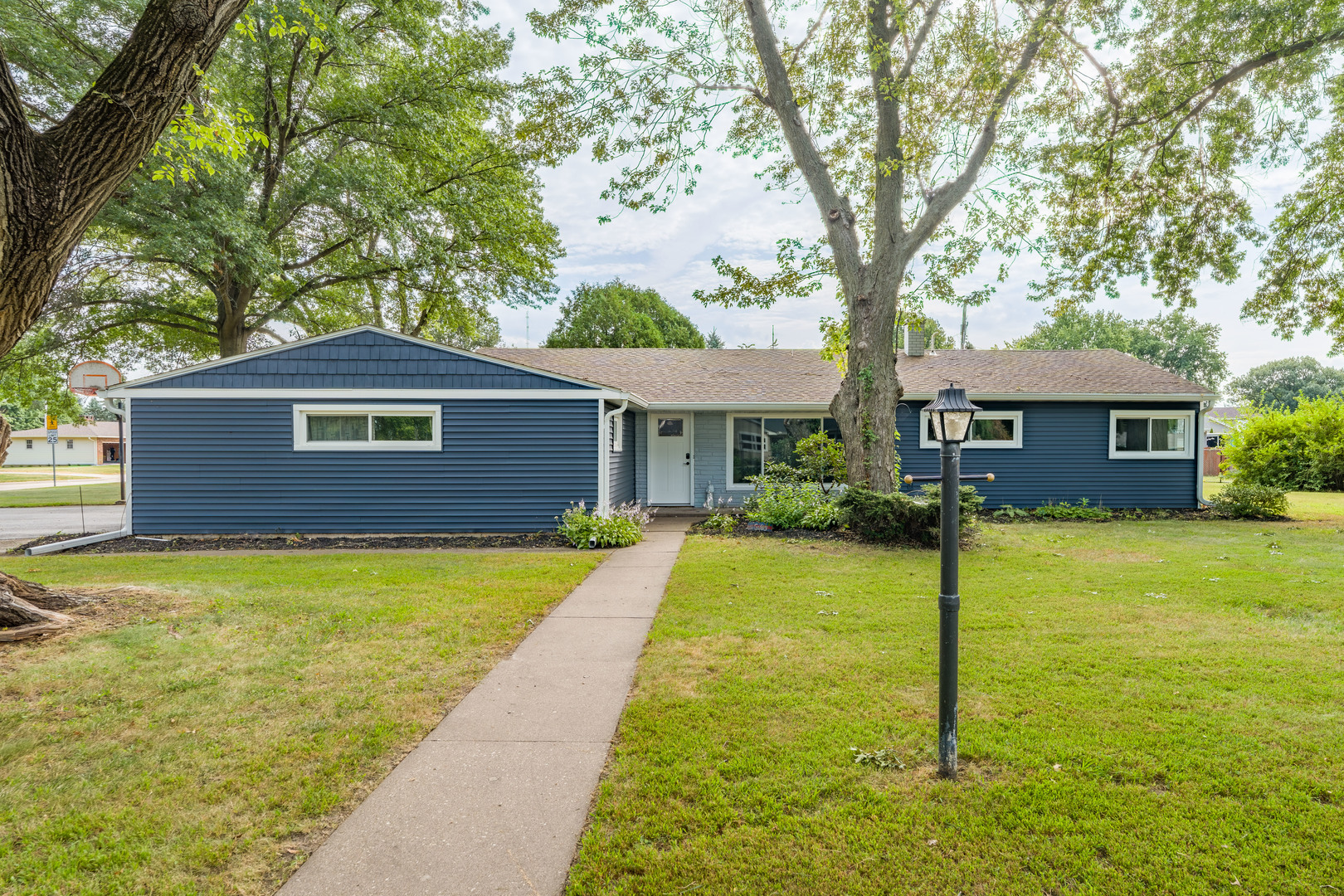 341 Circle Drive Property Photo 1