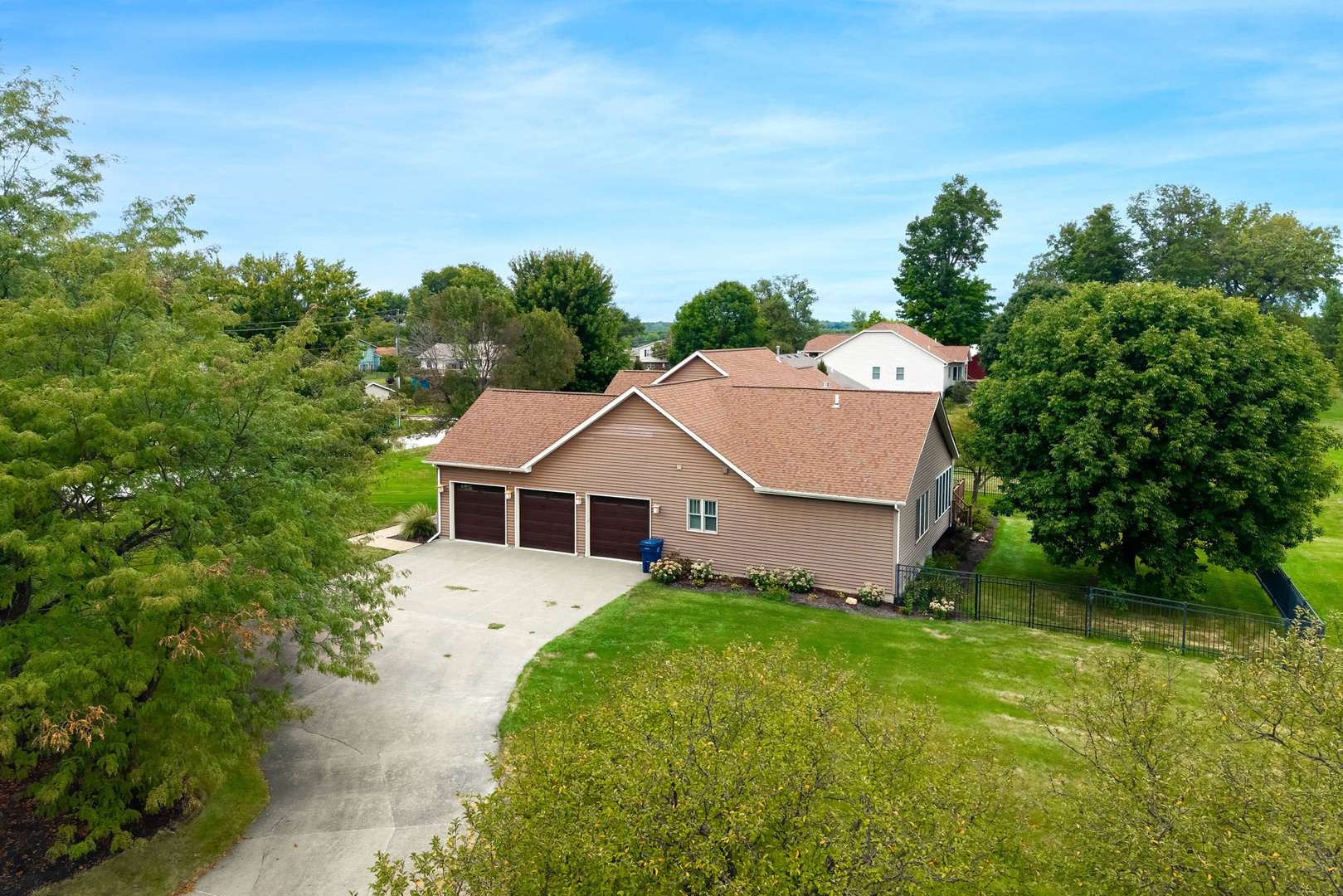 939 8th Street Property Photo 3