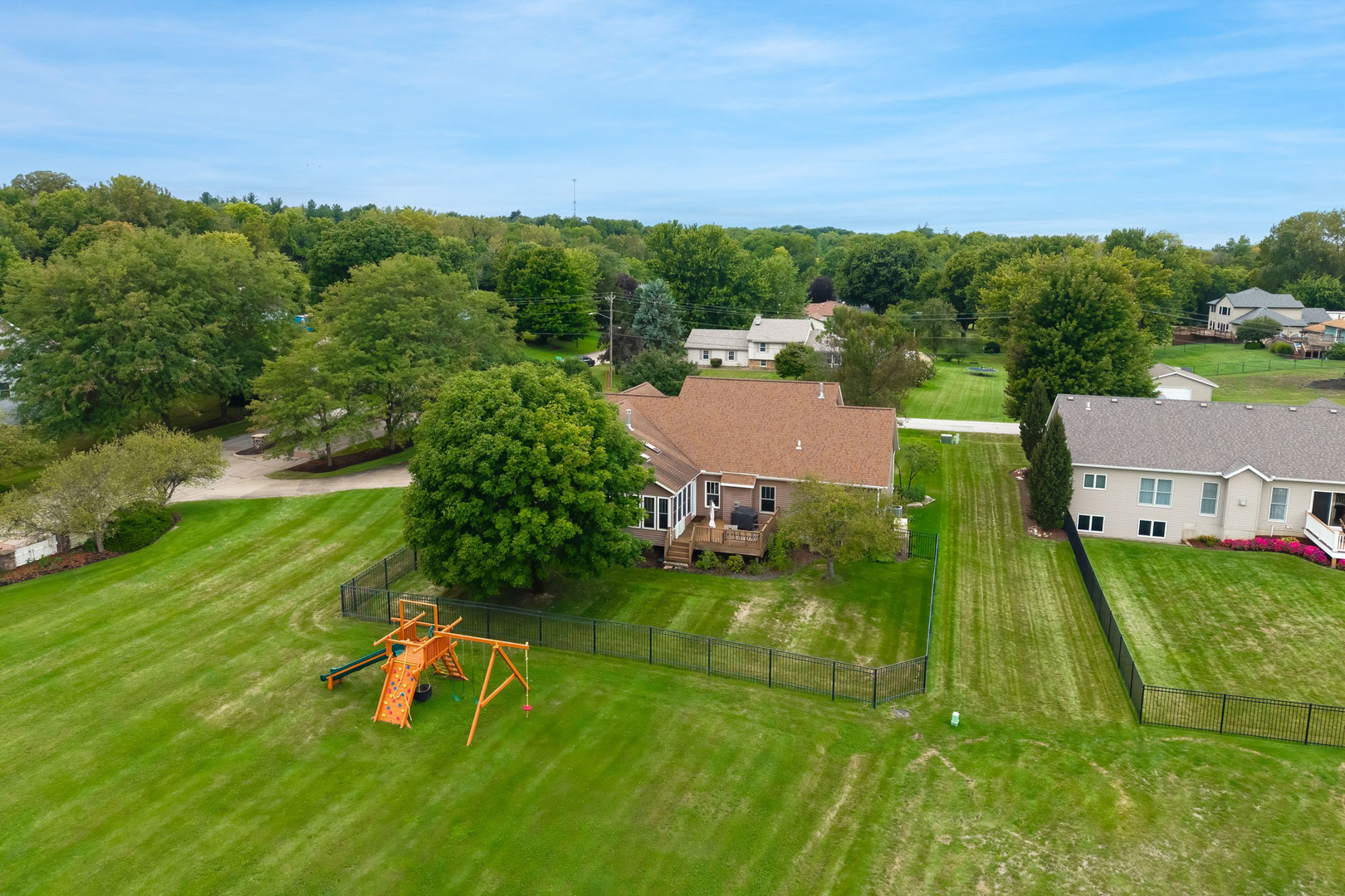 939 8th Street Property Photo 4
