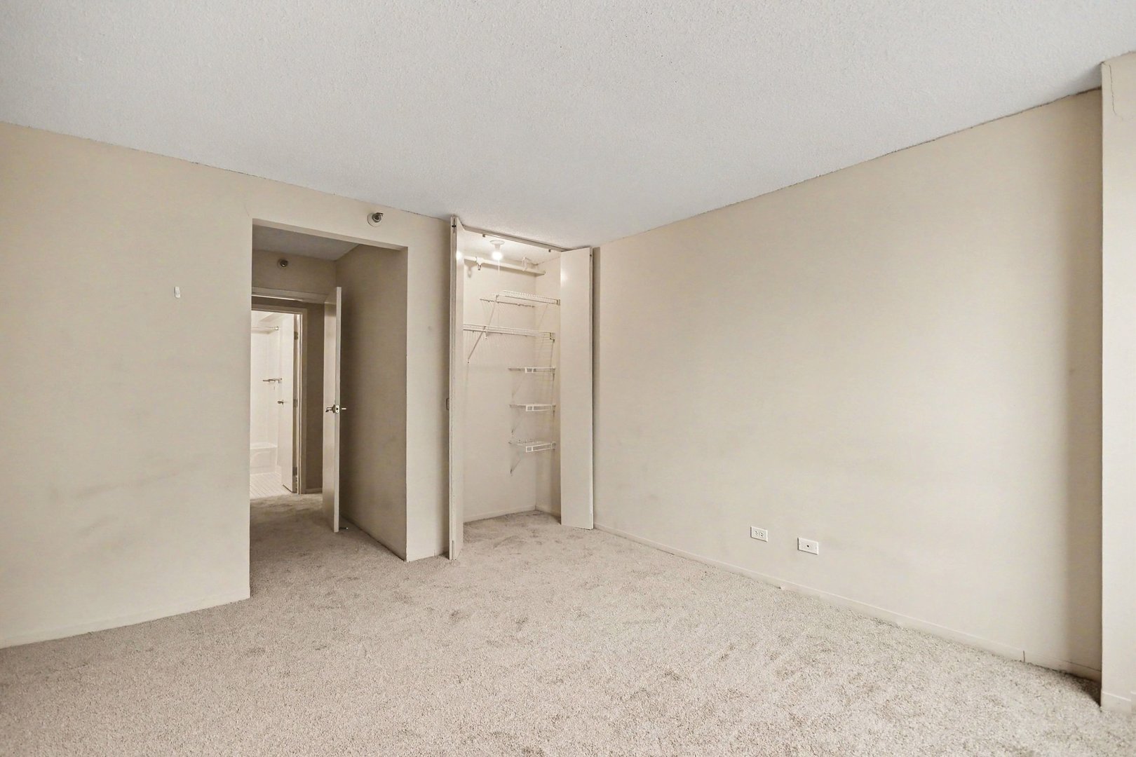 440 N Wabash Avenue 3204 Property Photo 9