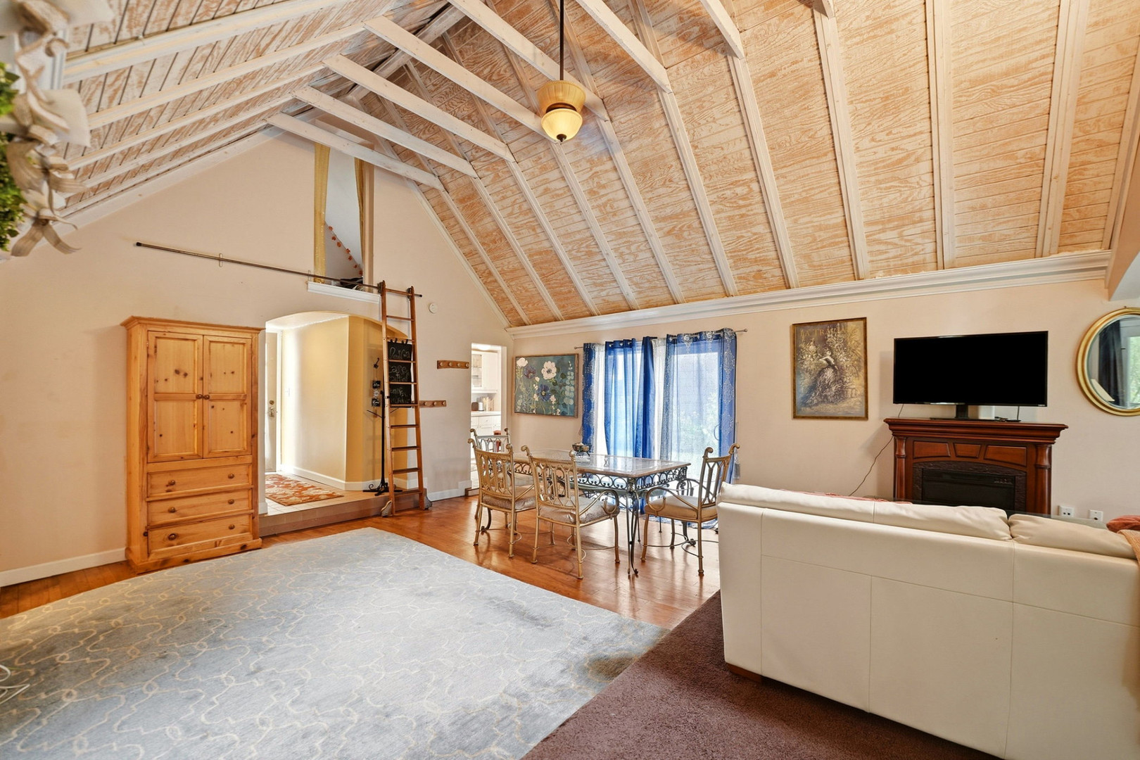 1458 Linden Avenue Property Photo 8