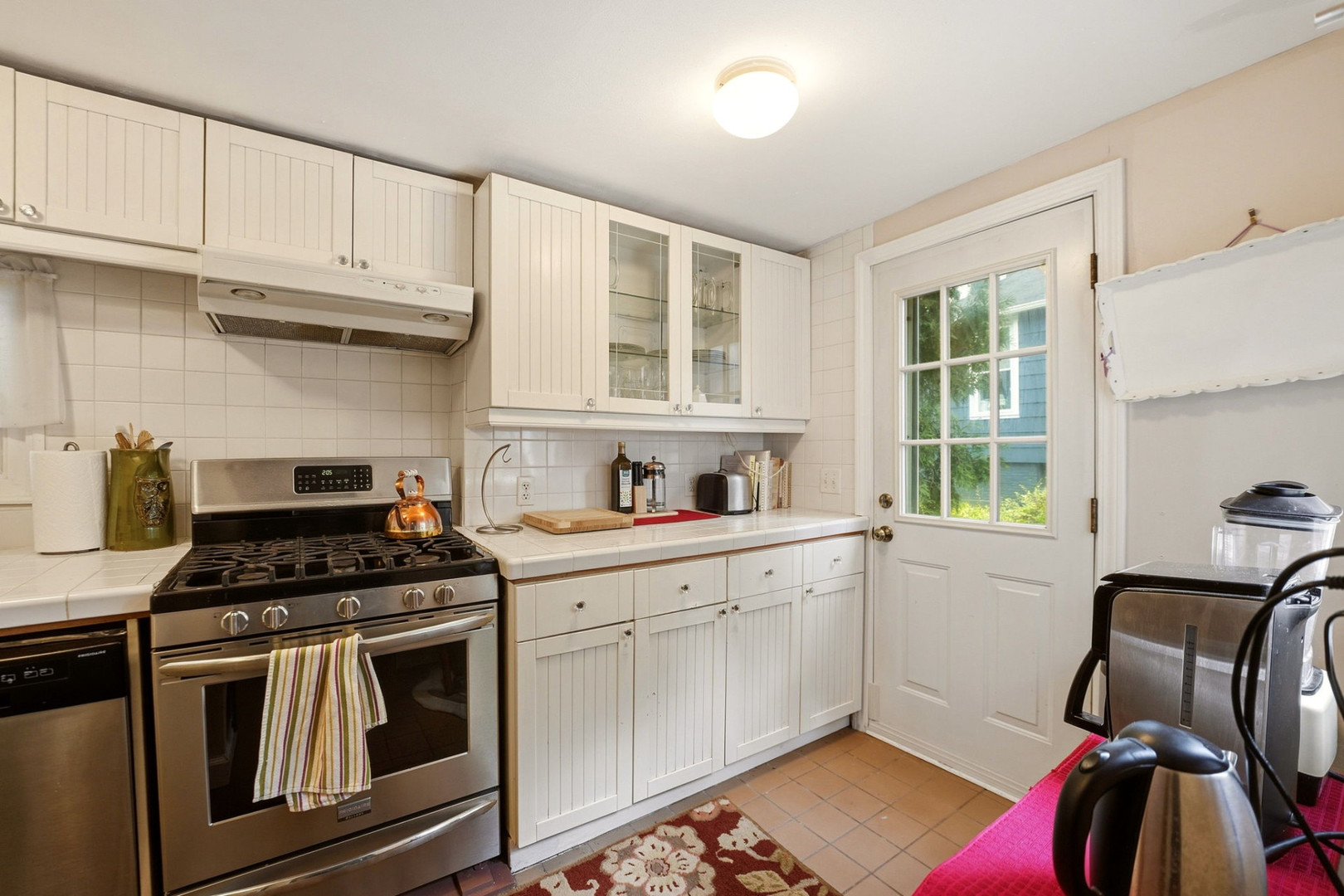 1458 Linden Avenue Property Photo 10