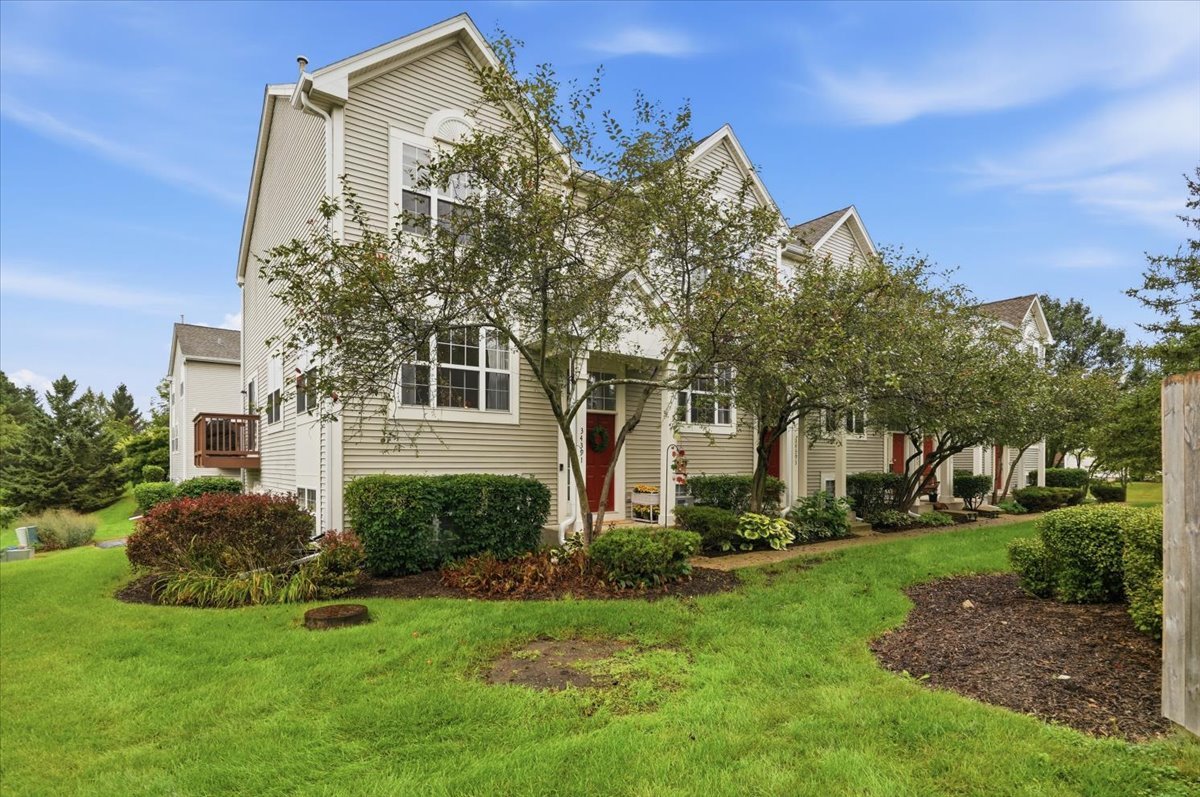 34391 N Barberry Court Property Photo 1