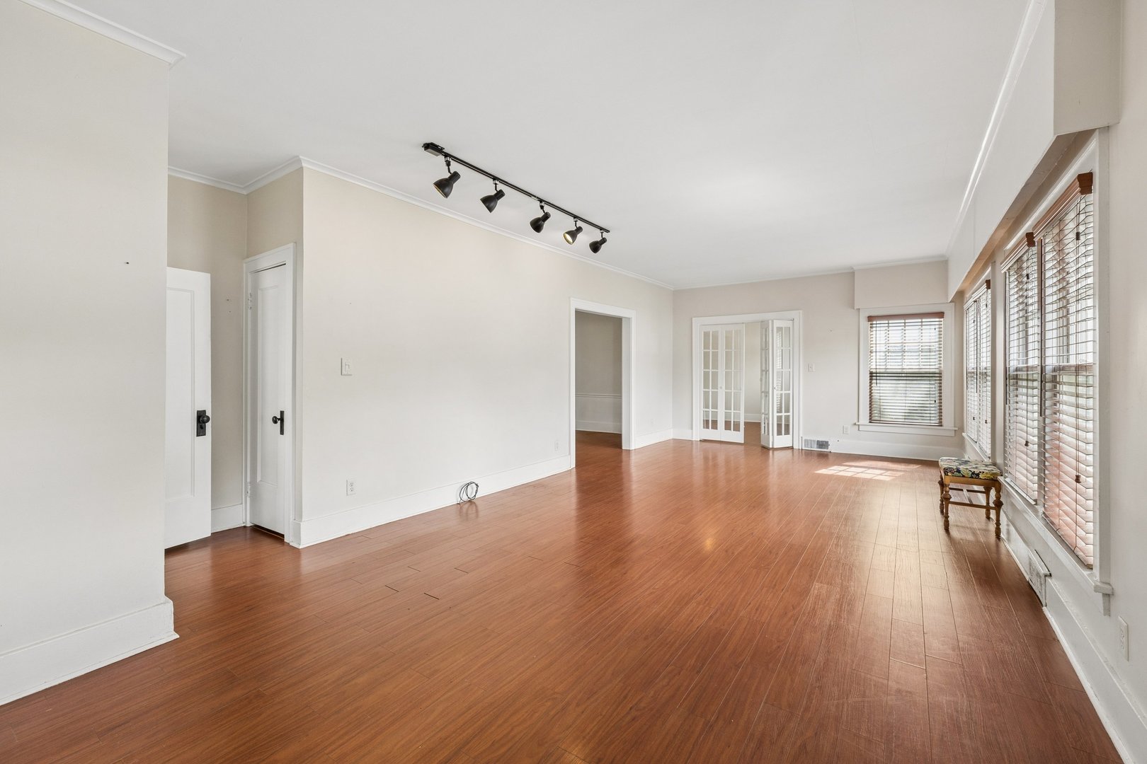2509 Pershing Avenue Property Photo 4