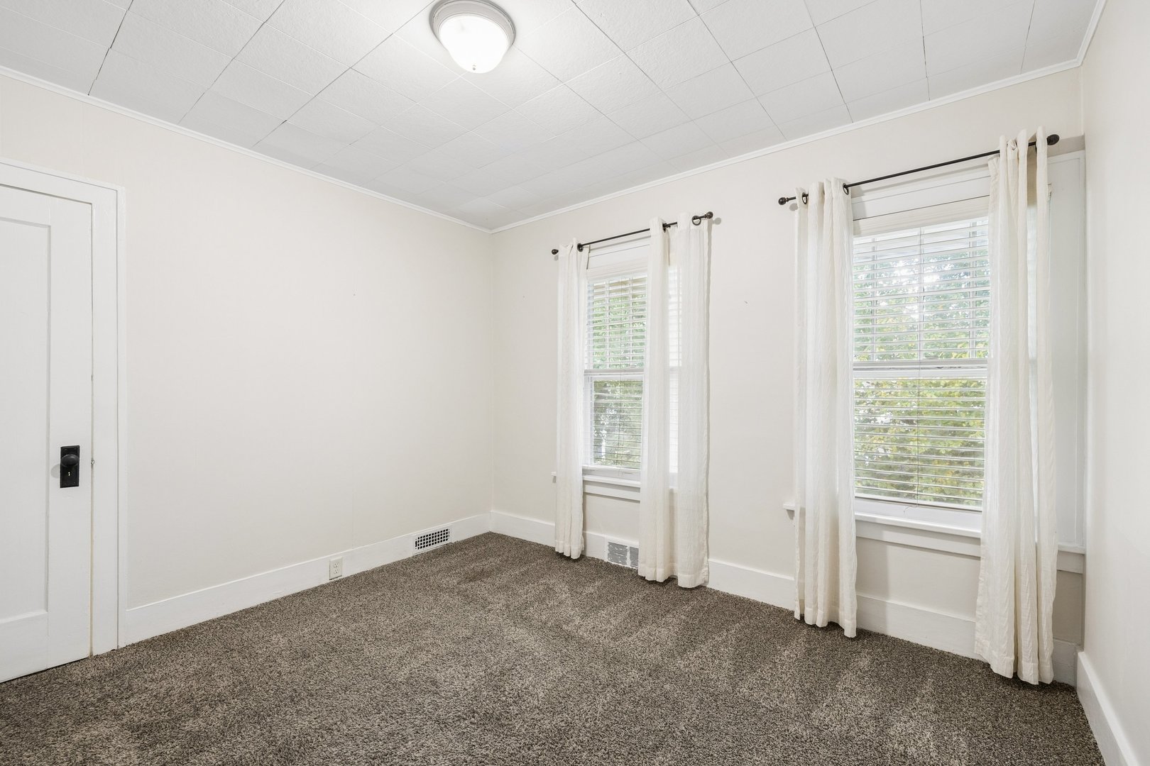 2509 Pershing Avenue Property Photo 18