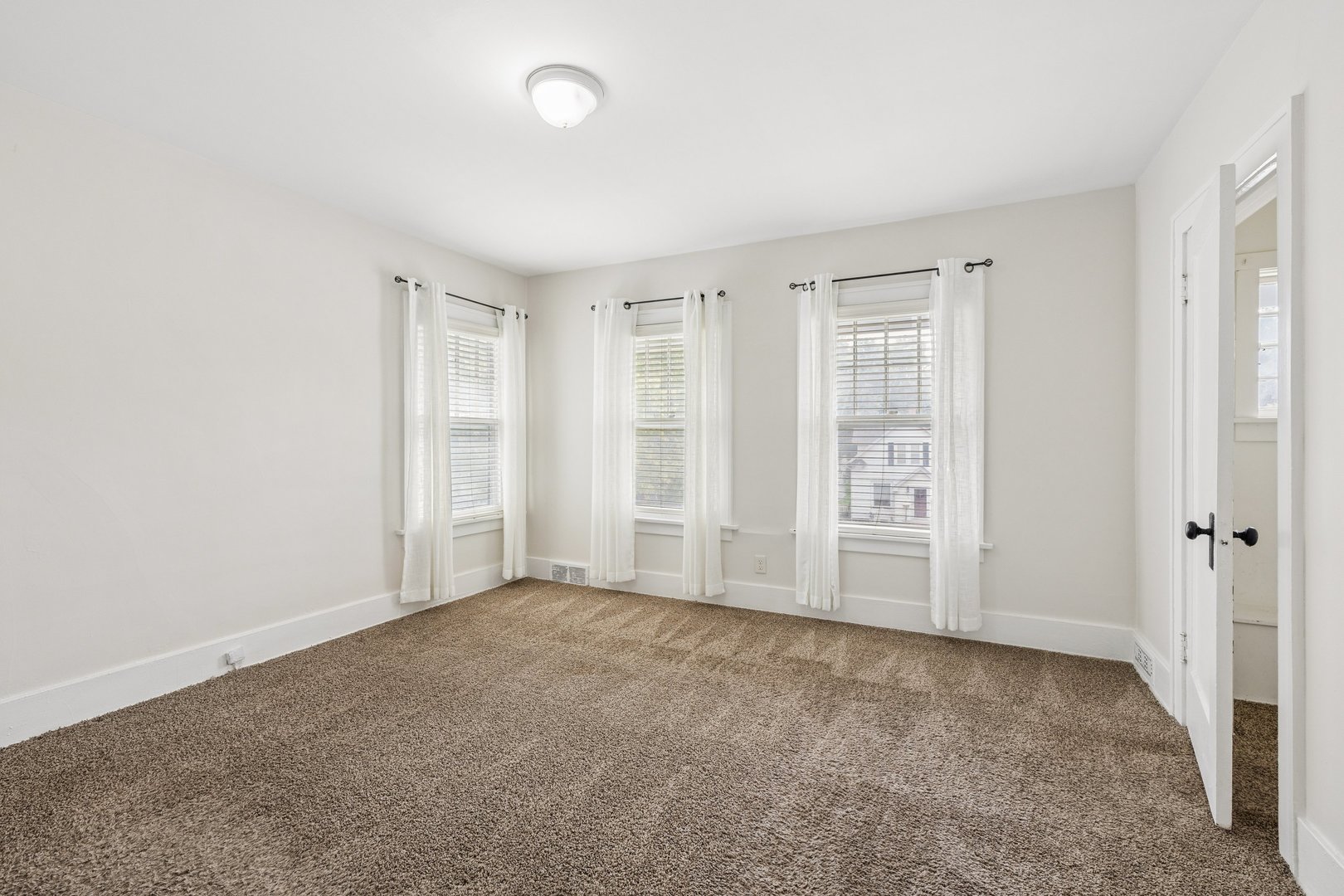 2509 Pershing Avenue Property Photo 19