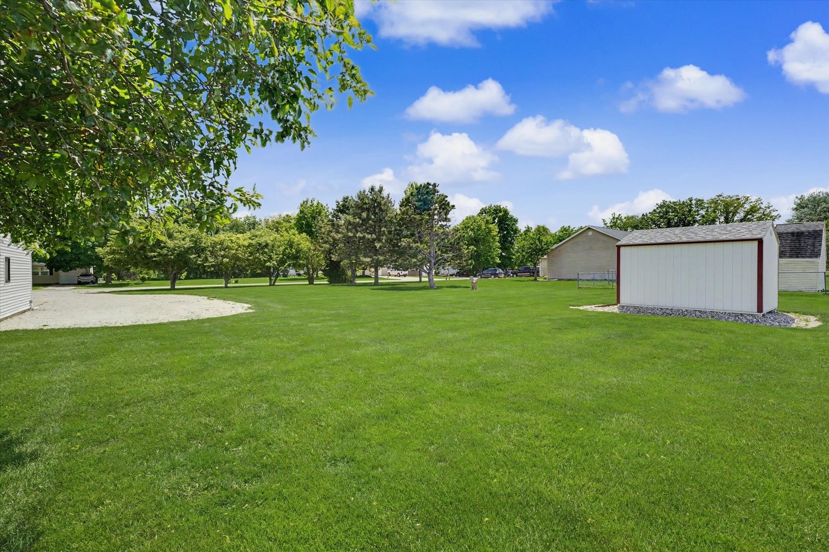 137 Chippewa Drive Property Photo 38