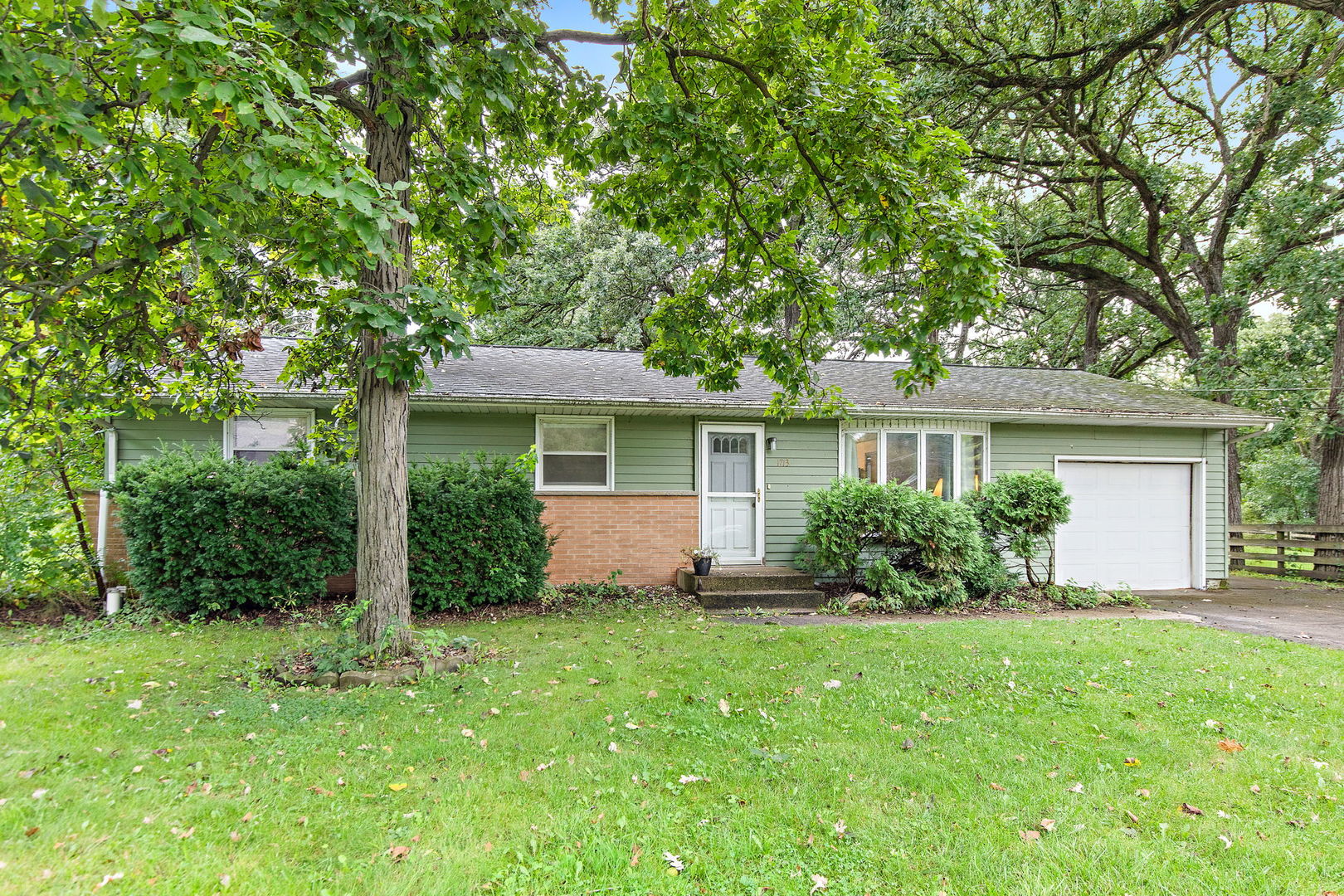 1713 Oak Street Property Photo 1