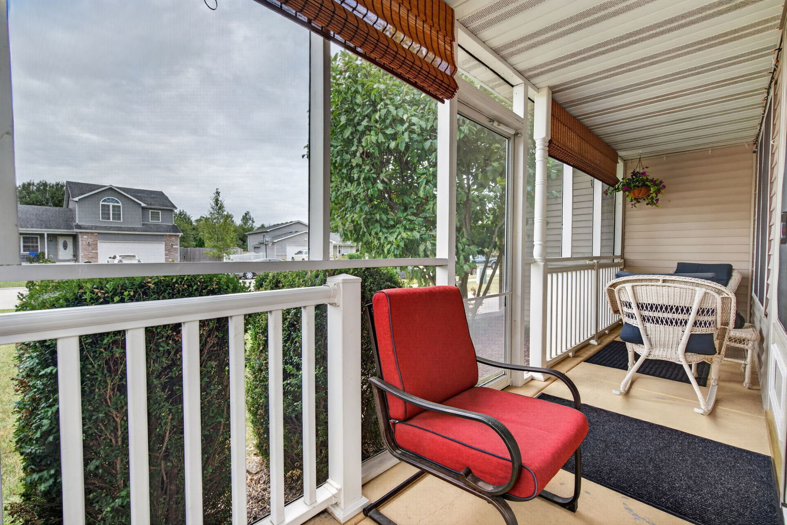 706 Country Squire Court Property Photo 3